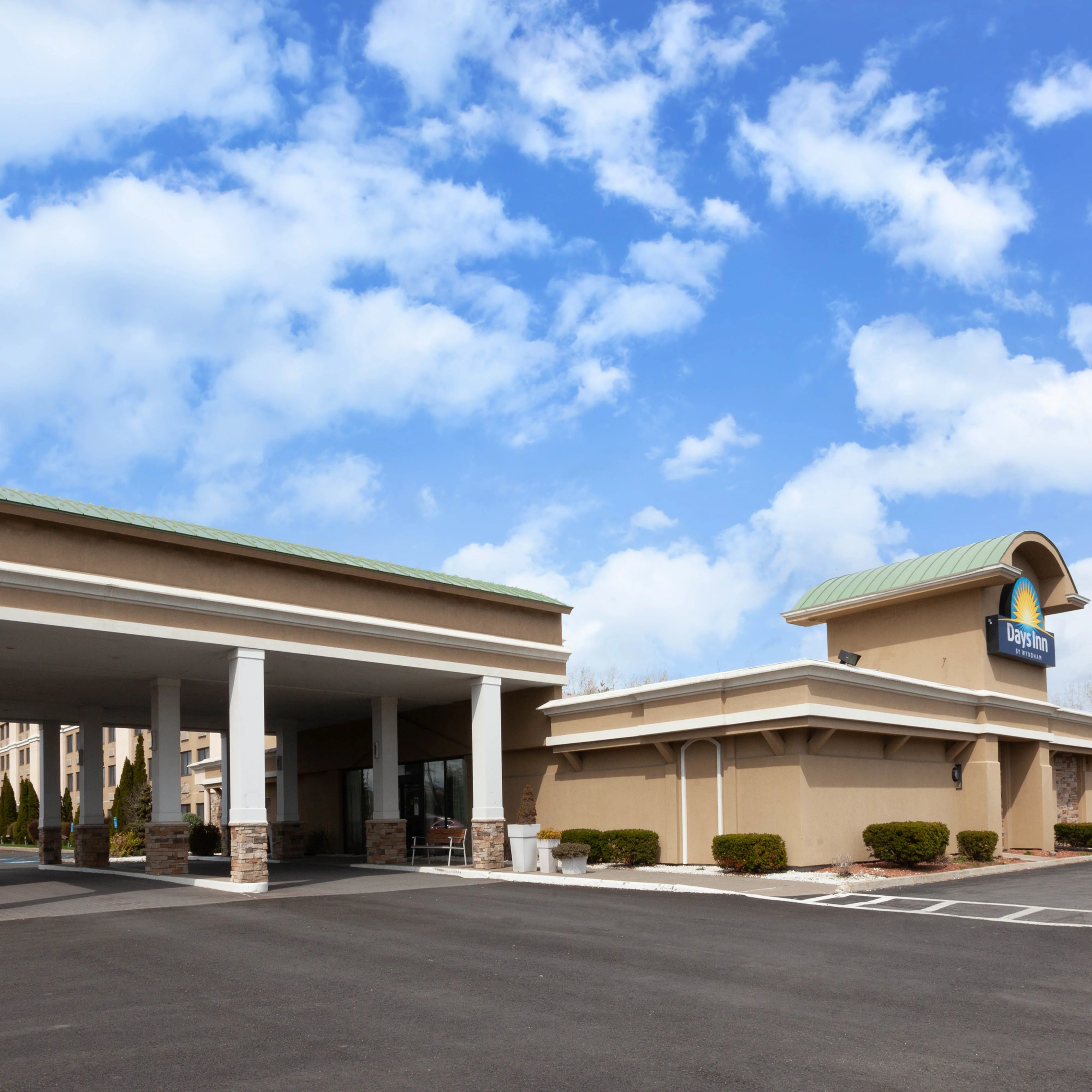 Fairfield Inn & Days Inn Plattsburgh, NY — Sale in Plattsburgh, NY, photo 3 of 8