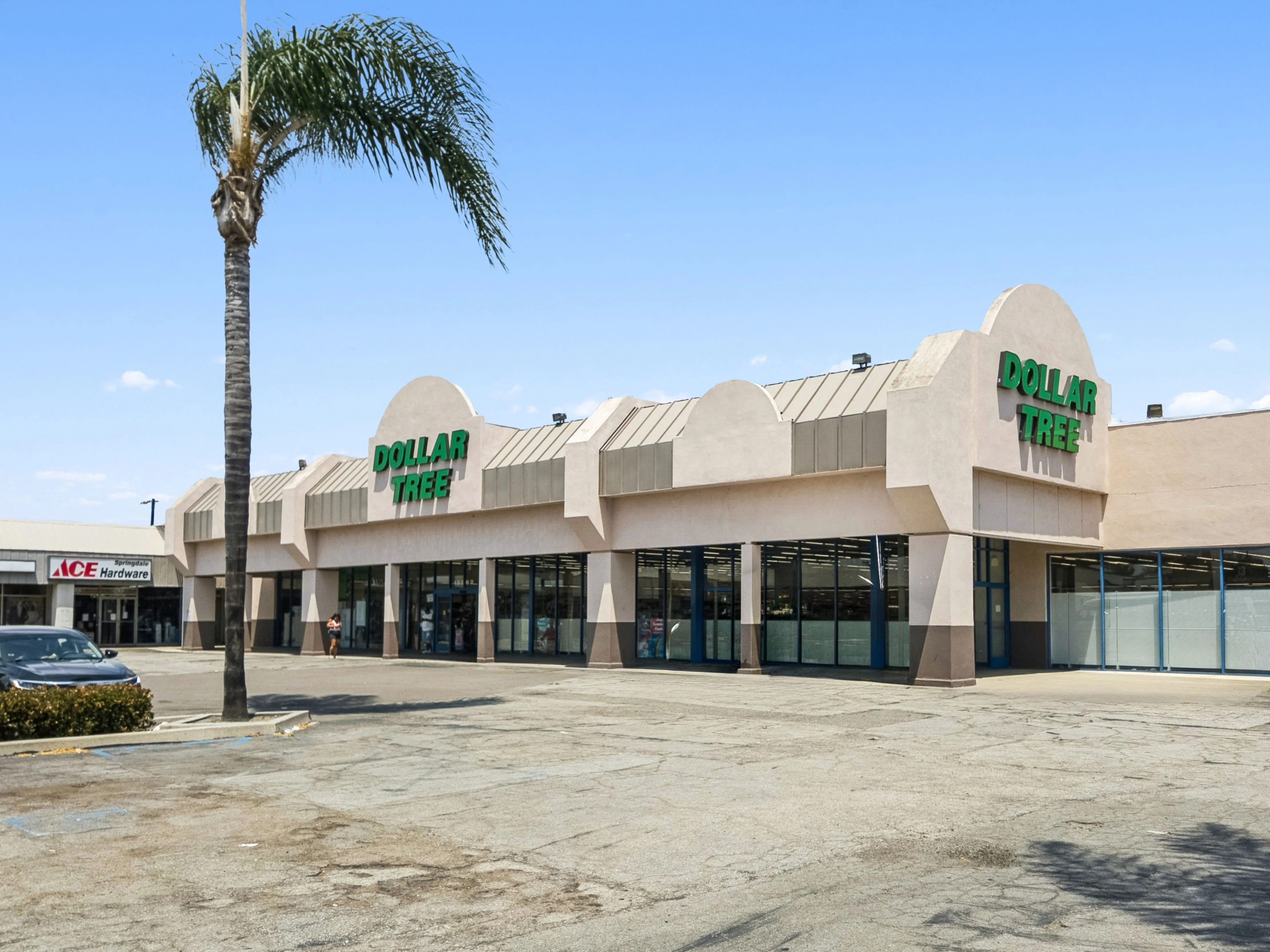 Springdale Center - Huntington Beach, CA — Sale in Huntington Beach, CA, photo 2 of 8