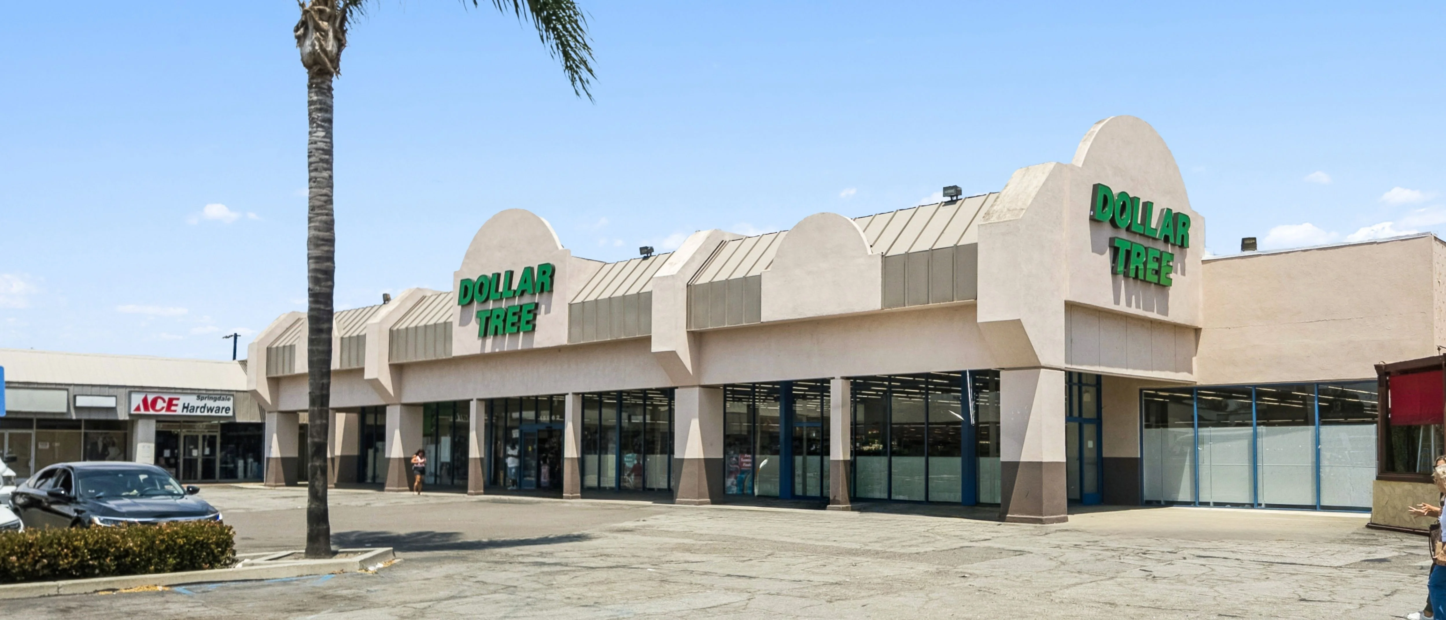 Springdale Center - Huntington Beach, CA — Sale in Huntington Beach, CA, photo 3 of 8