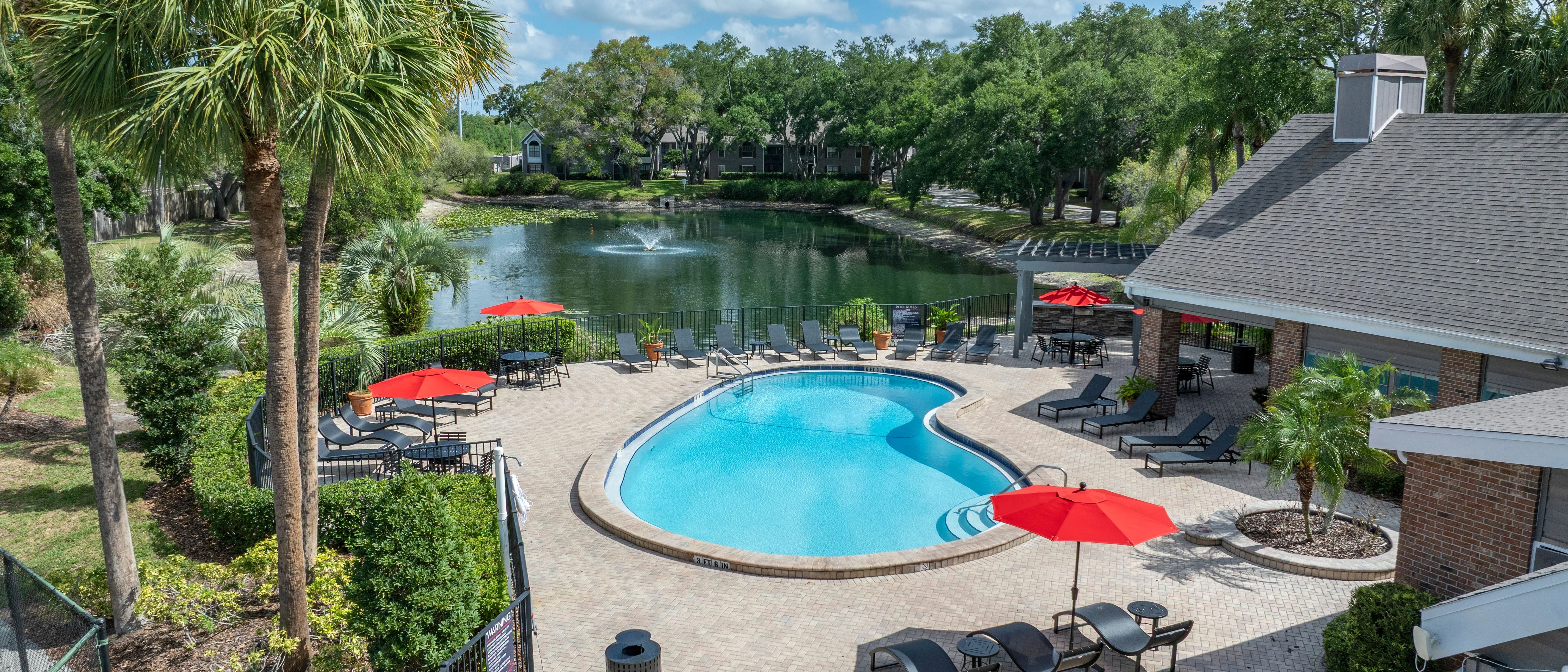 Oaks of Woodland Park - Tampa, FL — Sale in Tampa, FL, photo 4 of 8