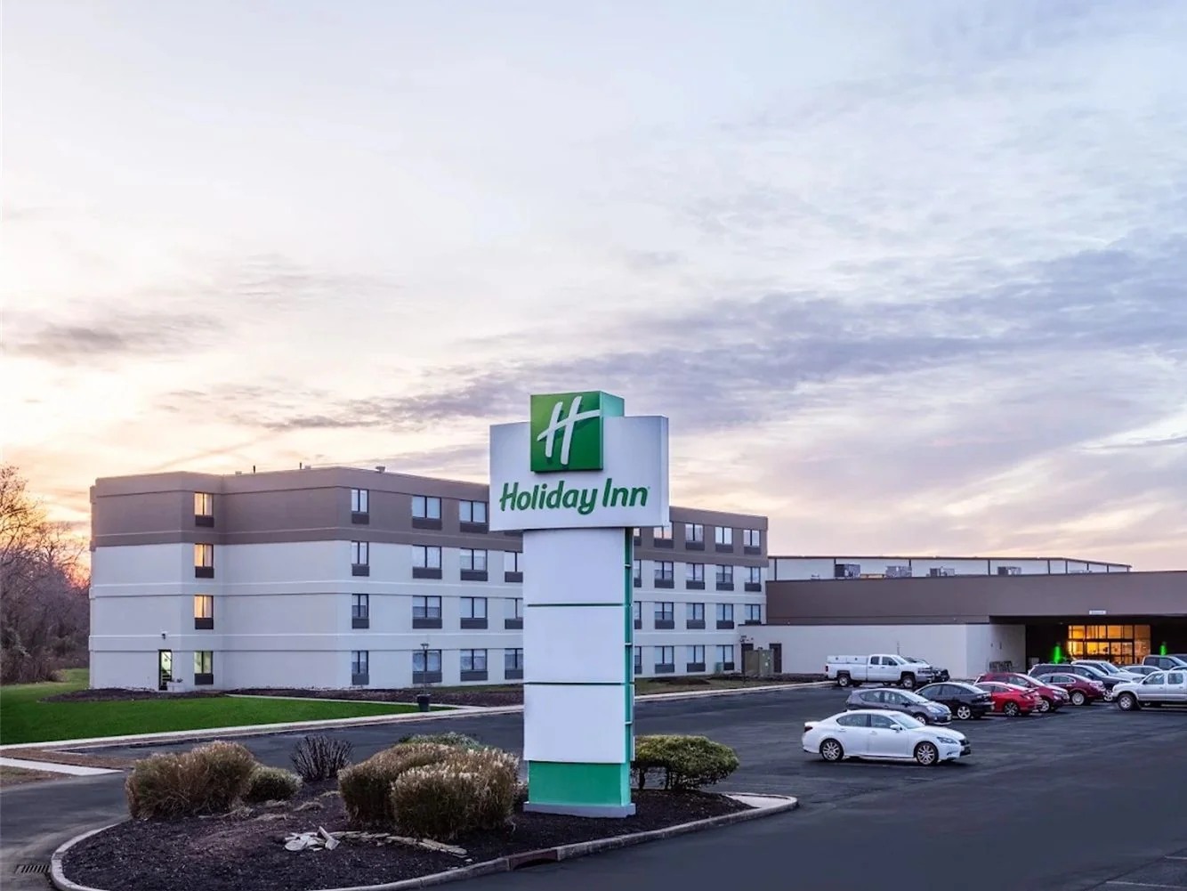 Holiday Inn Philadelphia South-Swedesboro — Sale in Swedesboro, NJ, photo 2 of 8