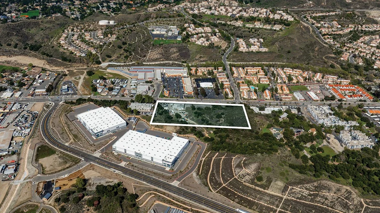 23755 Newhall Ave — Sale in Santa Clarita, CA, photo 6 of 8