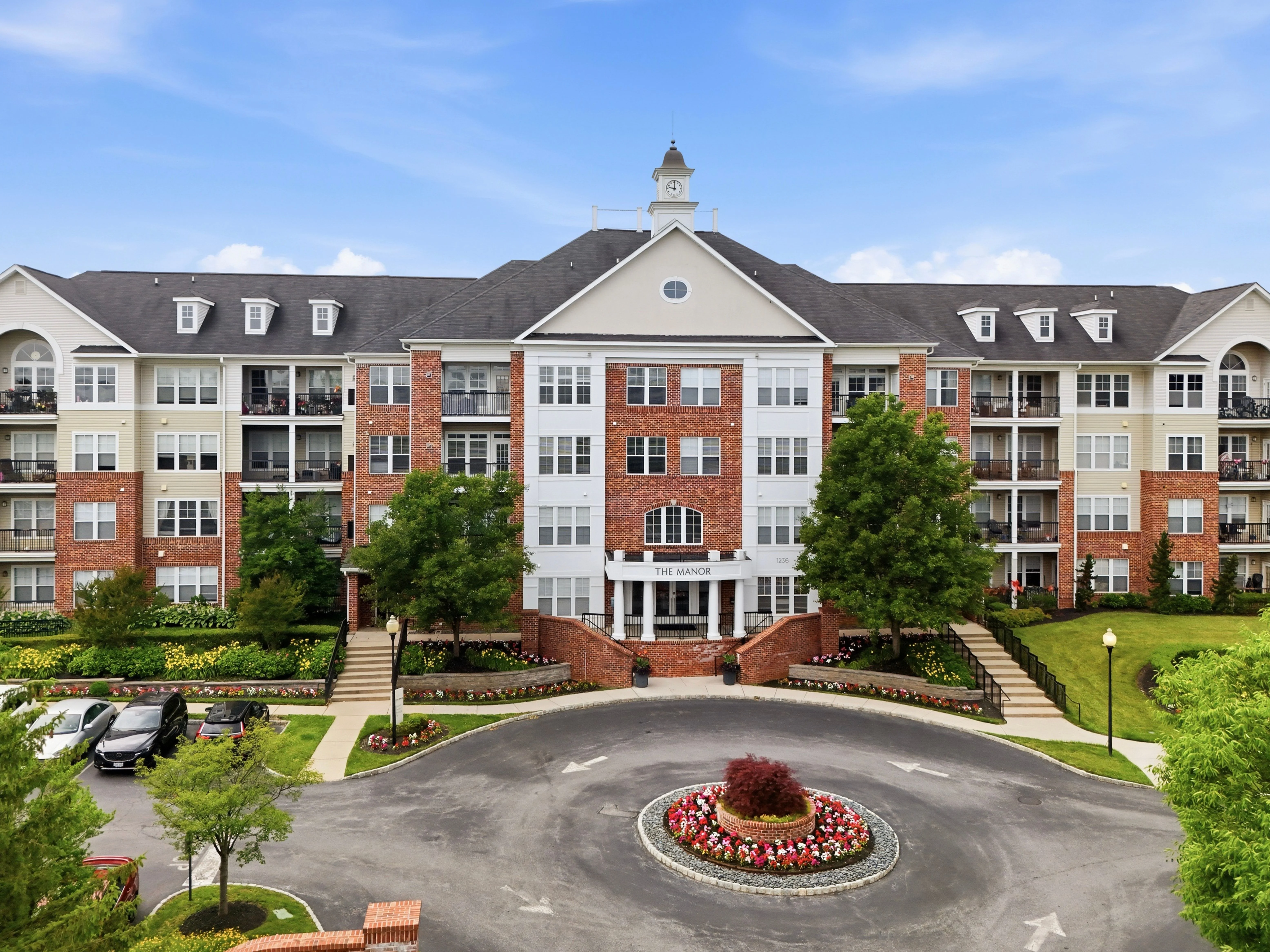 The Manor at Downingtown — Sale in Philadelphia, PA, photo 2 of 8
