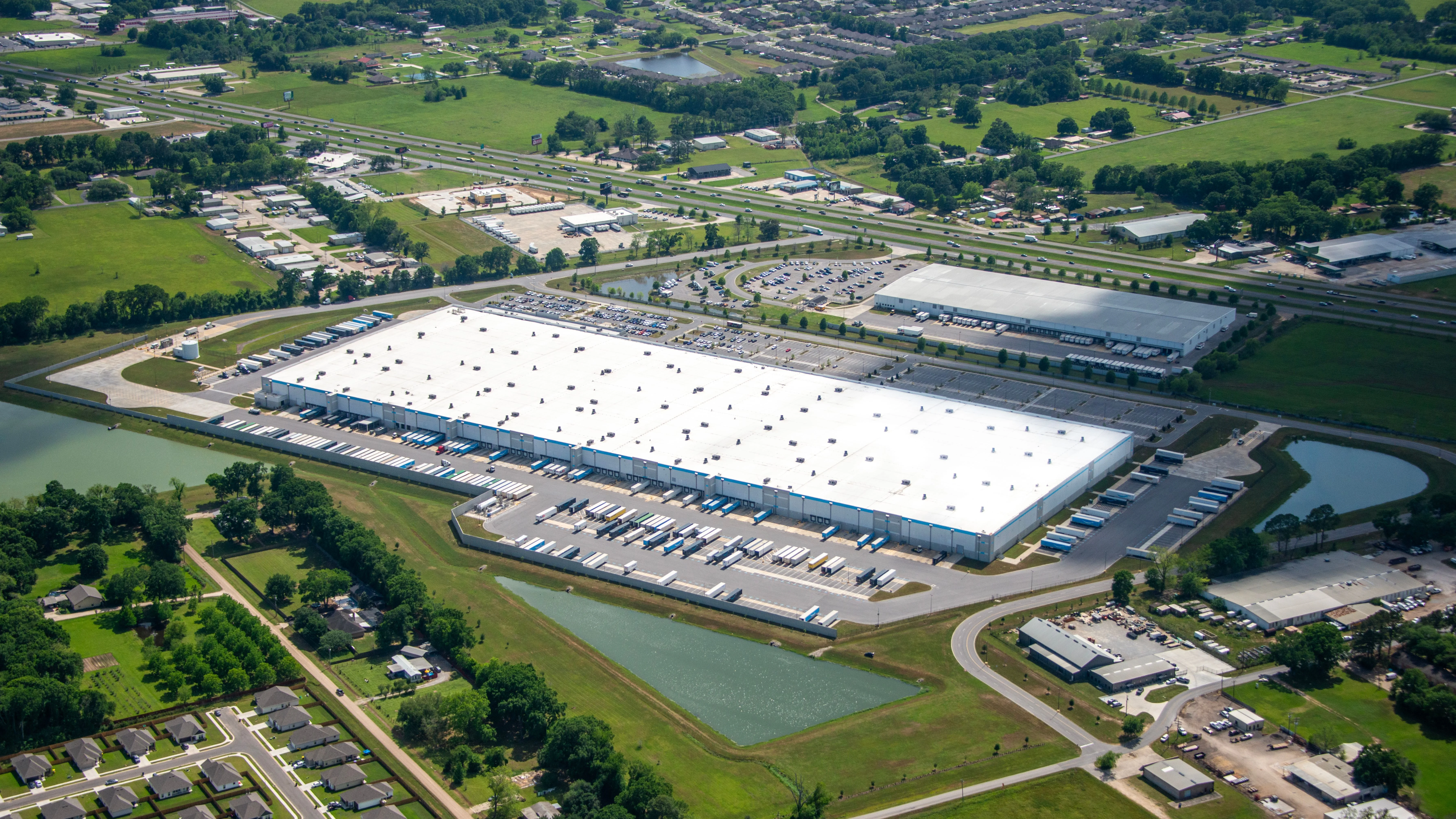 Amazon LFT1 — Sale in Lafayette, LA, photo 1 of 8