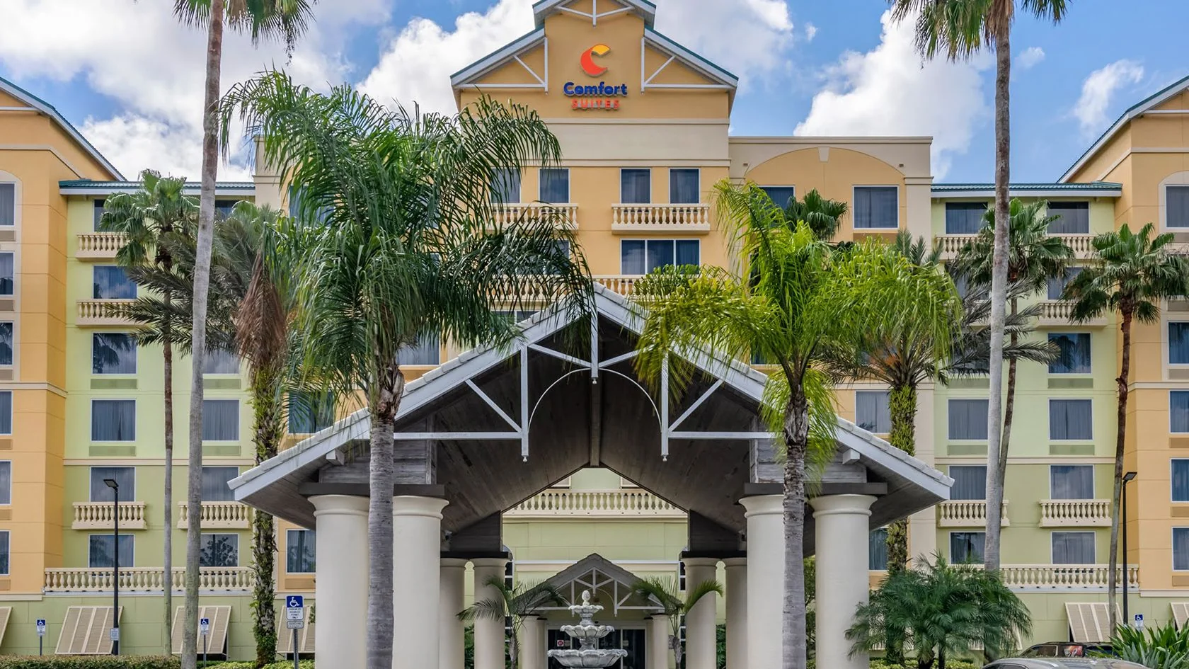 Comfort Suites Orlando Maingate East — Sale in Kissimmee, FL, photo 1 of 8