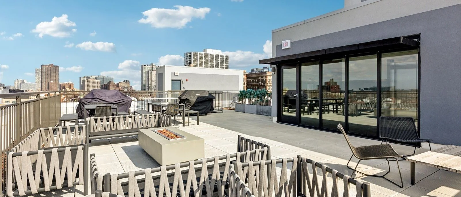 The Medallion Lakeview — Sale in Chicago, IL, photo 5 of 8