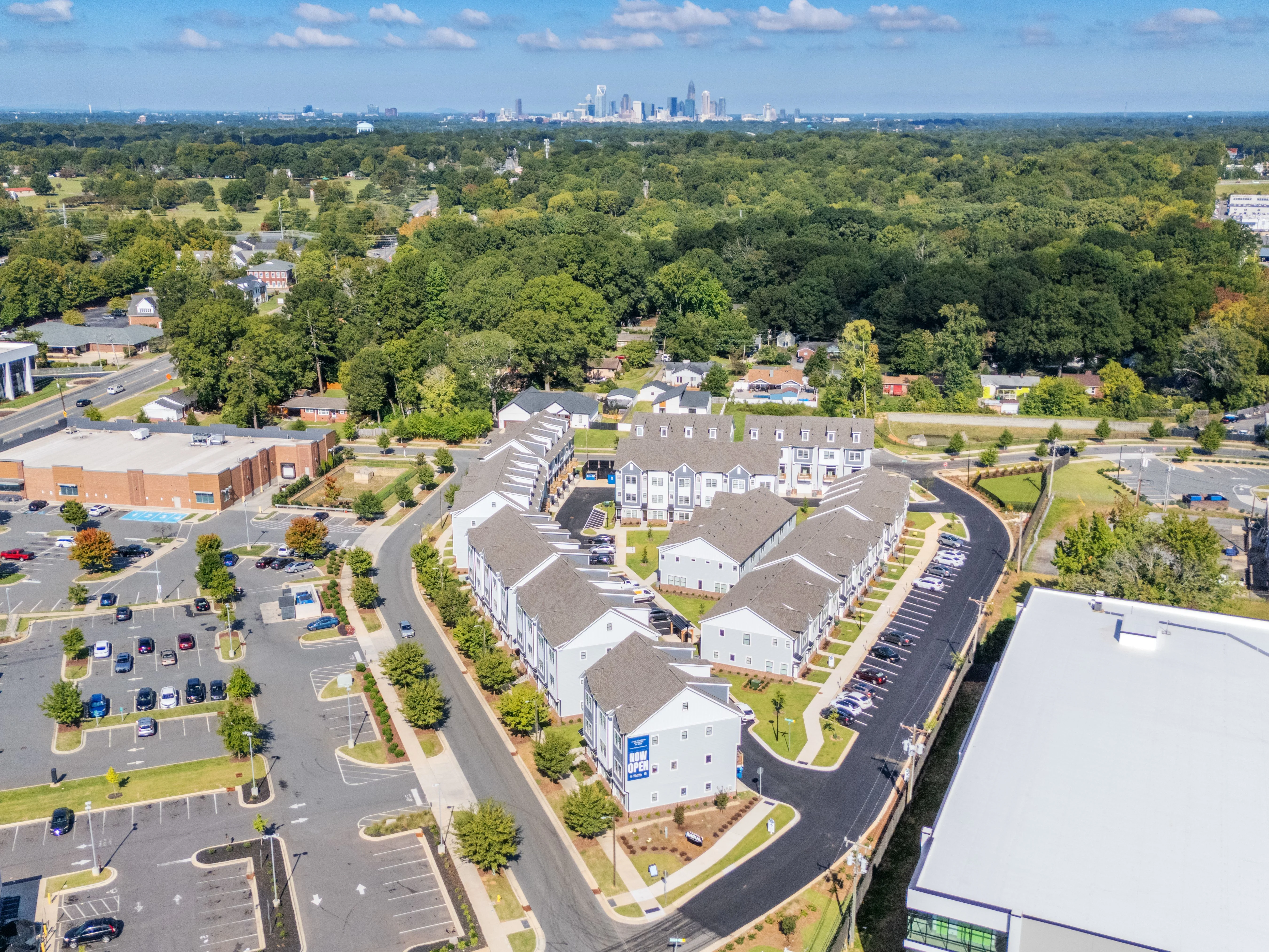 Radial at MoRa Point — Sale in Charlotte, NC, photo 2 of 8