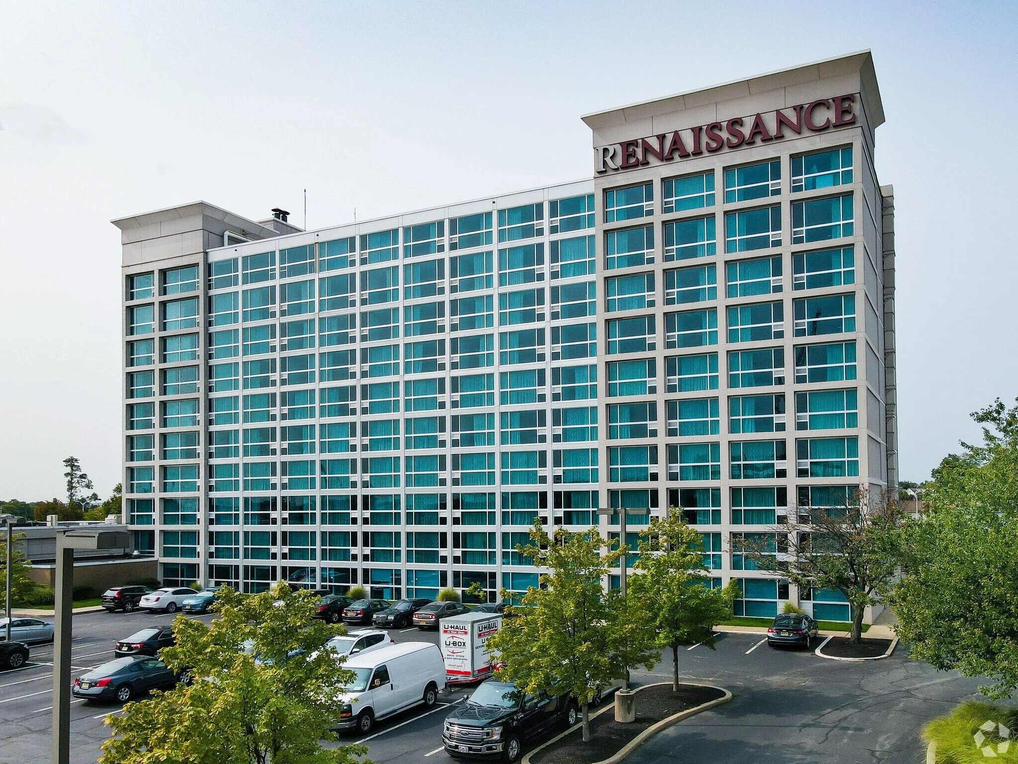Renaissance Newark Airport — Sale in Elizabeth, NJ, photo 2 of 8