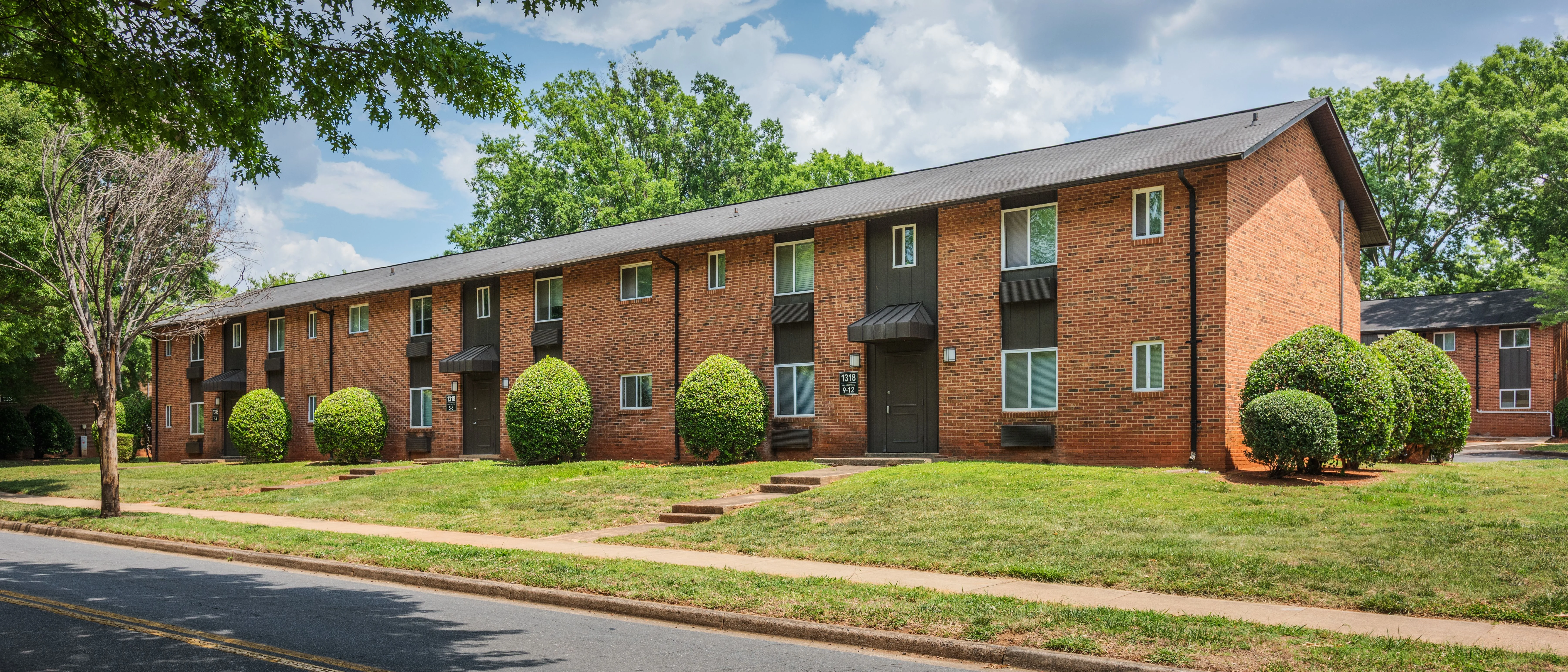 LOSO Living — Sale in Charlotte, NC, photo 2 of 8