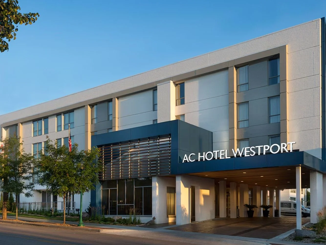 AC Hotel Kansas City Westport / Plaza — Sale in Kansas City, MO, photo 2 of 8