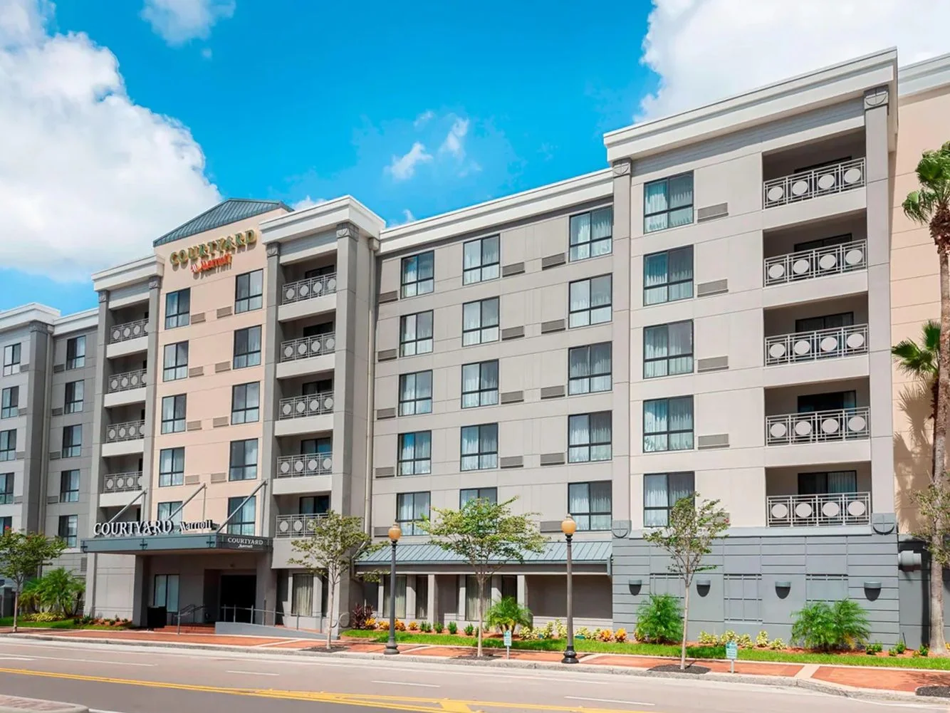 Courtyard by Marriott Tampa Downtown — Sale in Tampa, FL, photo 2 of 8