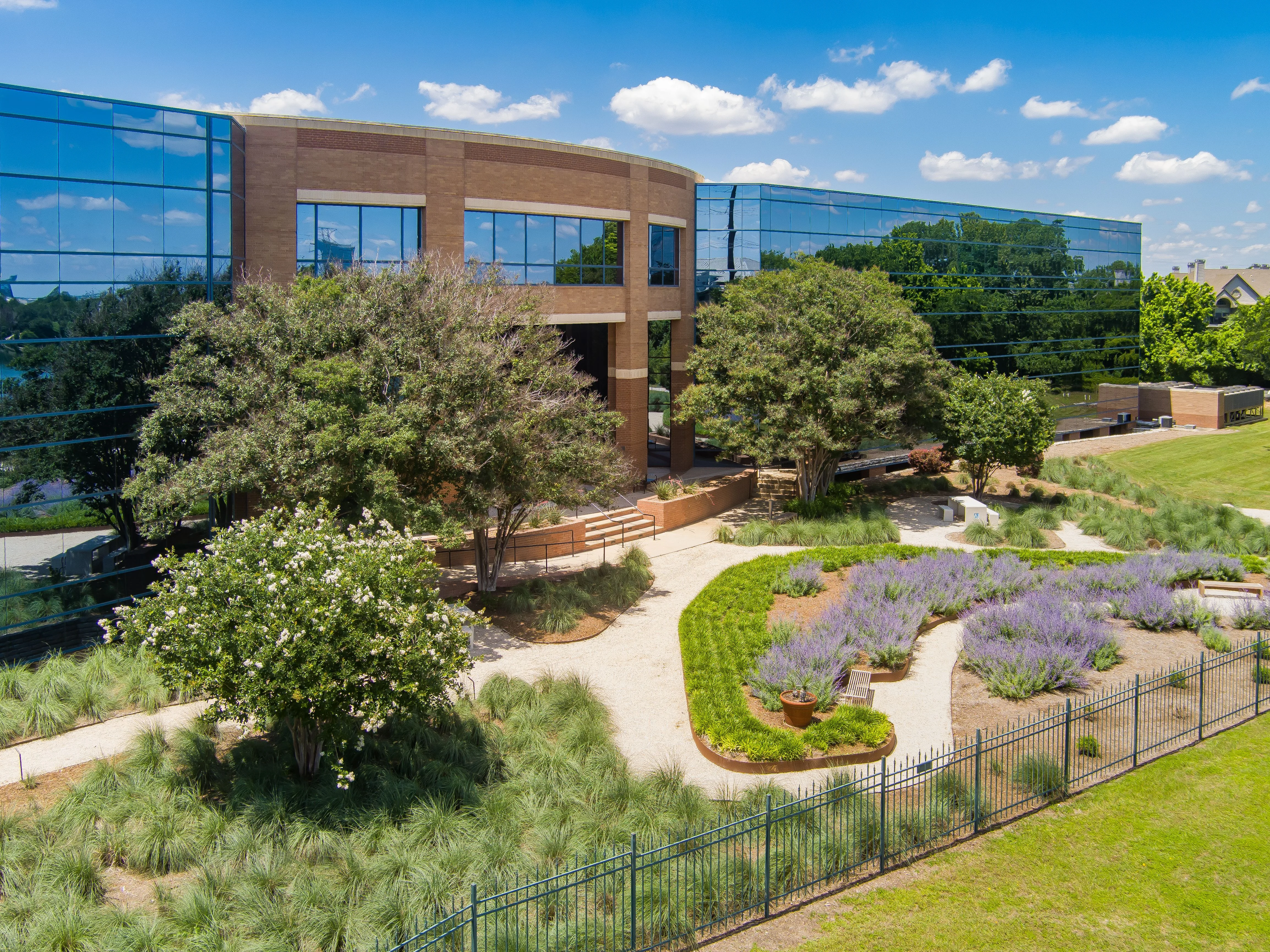Lakeside at Quarry Oaks — Sale in Austin, TX, photo 2 of 8