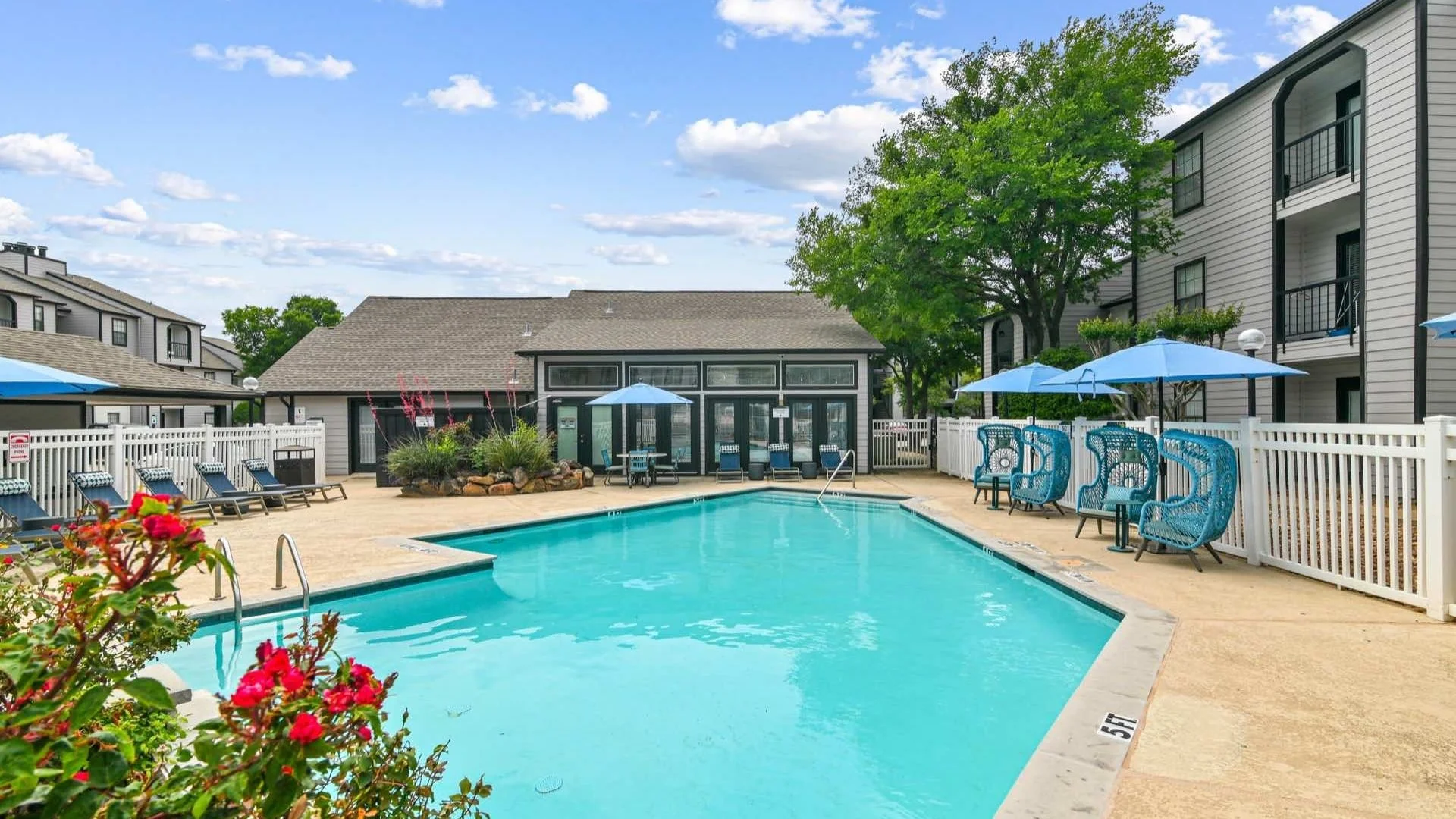 Elliot Pioneer — Sale in Arlington, TX, photo 1 of 8