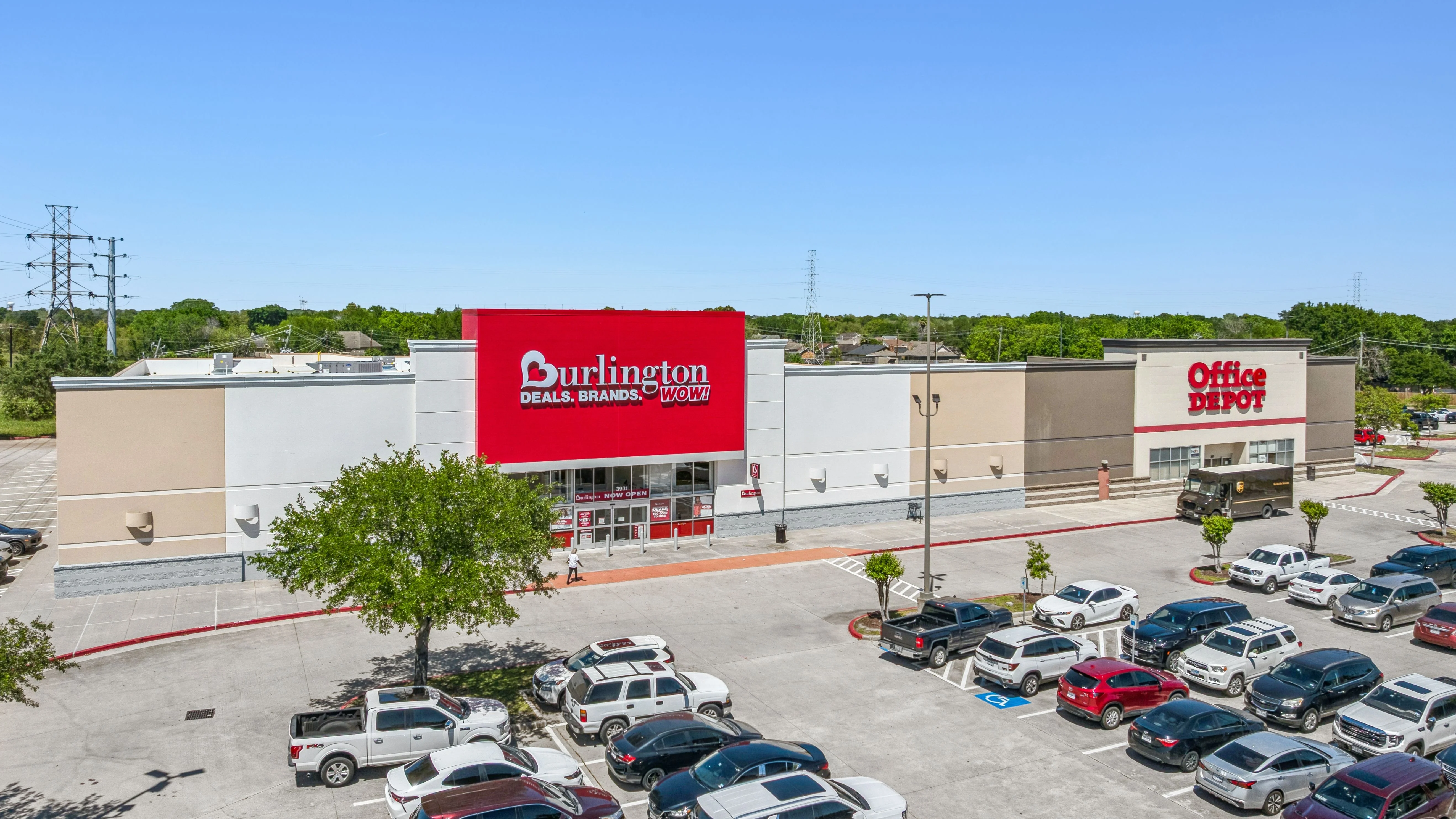 Fairway Center III — Sale in Pasadena, TX, photo 1 of 8