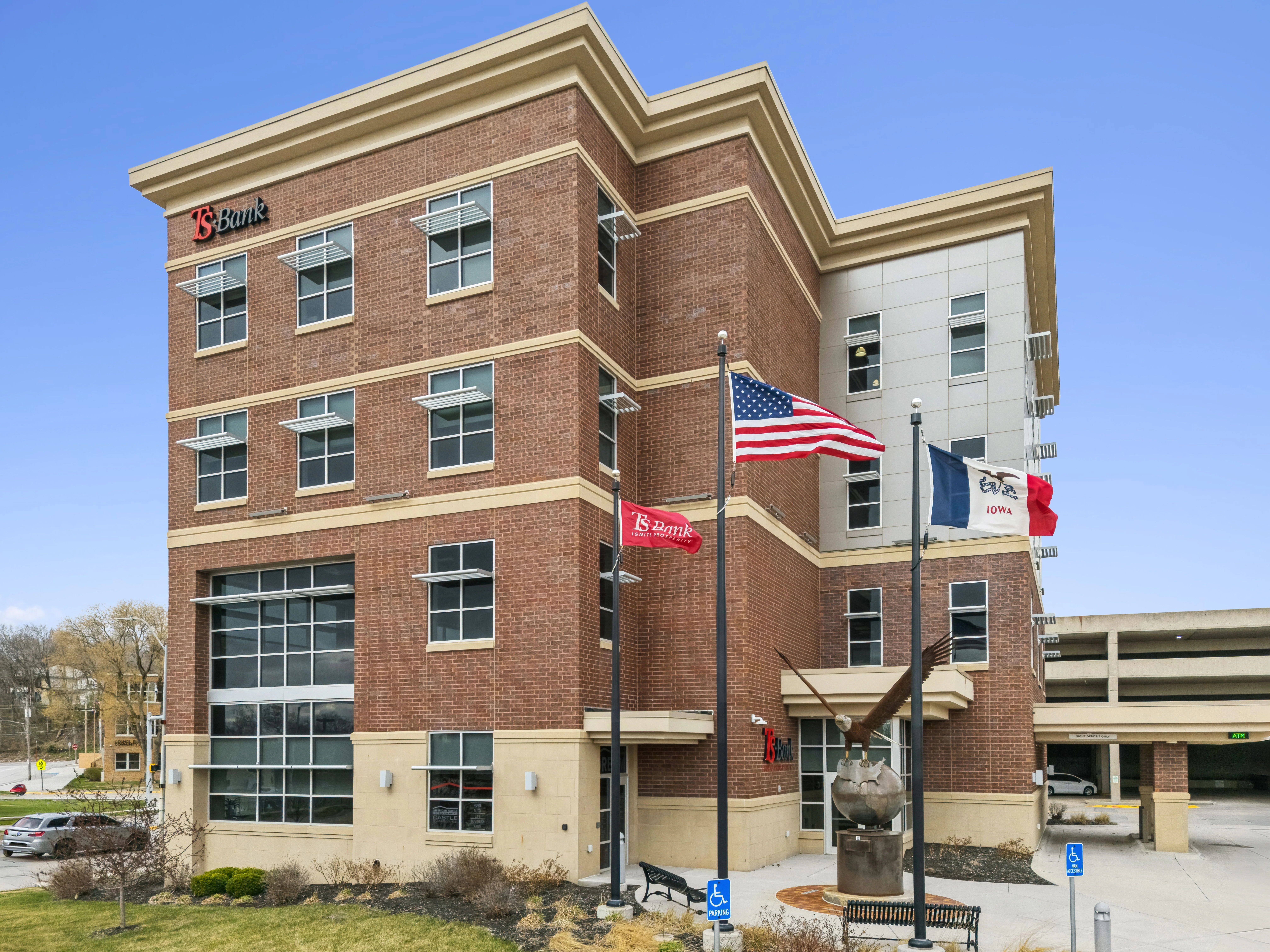 TS Bank - Council Bluffs, IA — Sale in Council Bluffs, IA, photo 2 of 8