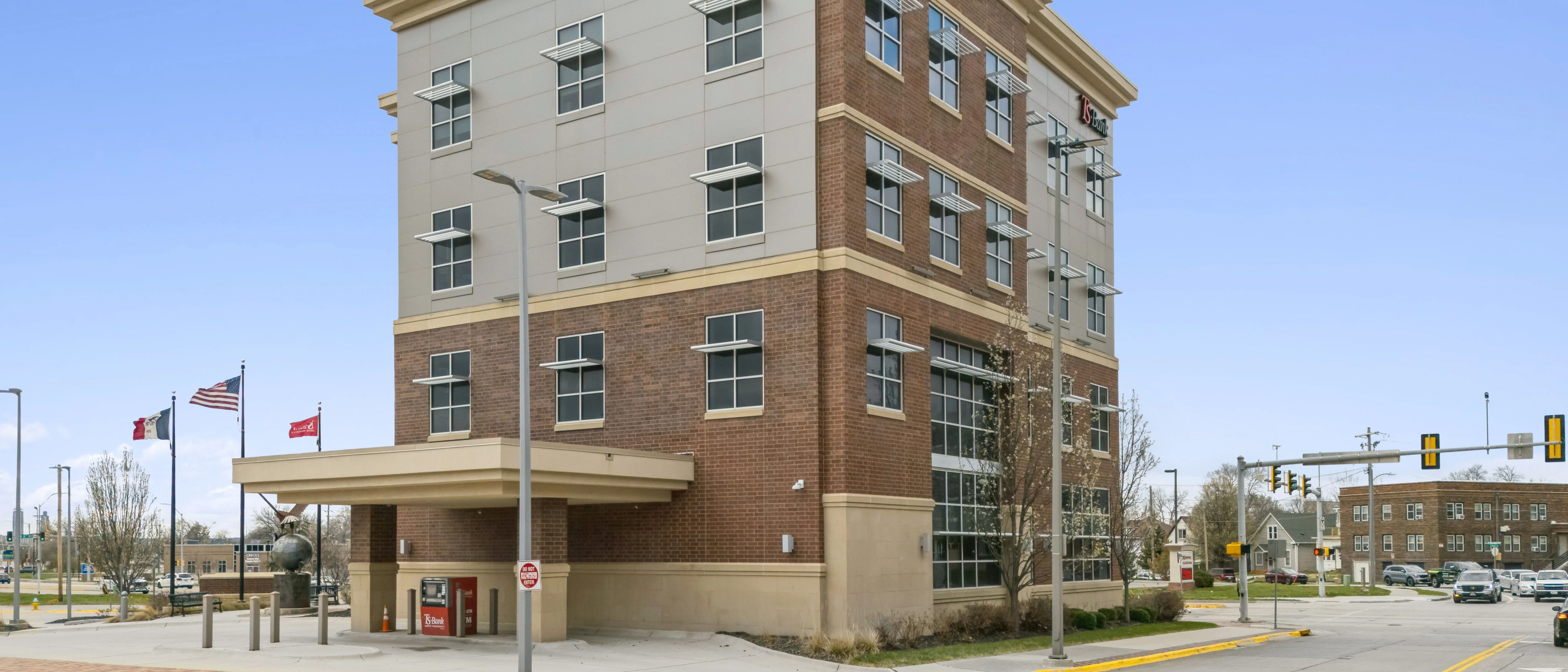TS Bank - Council Bluffs, IA — Sale in Council Bluffs, IA, photo 4 of 8