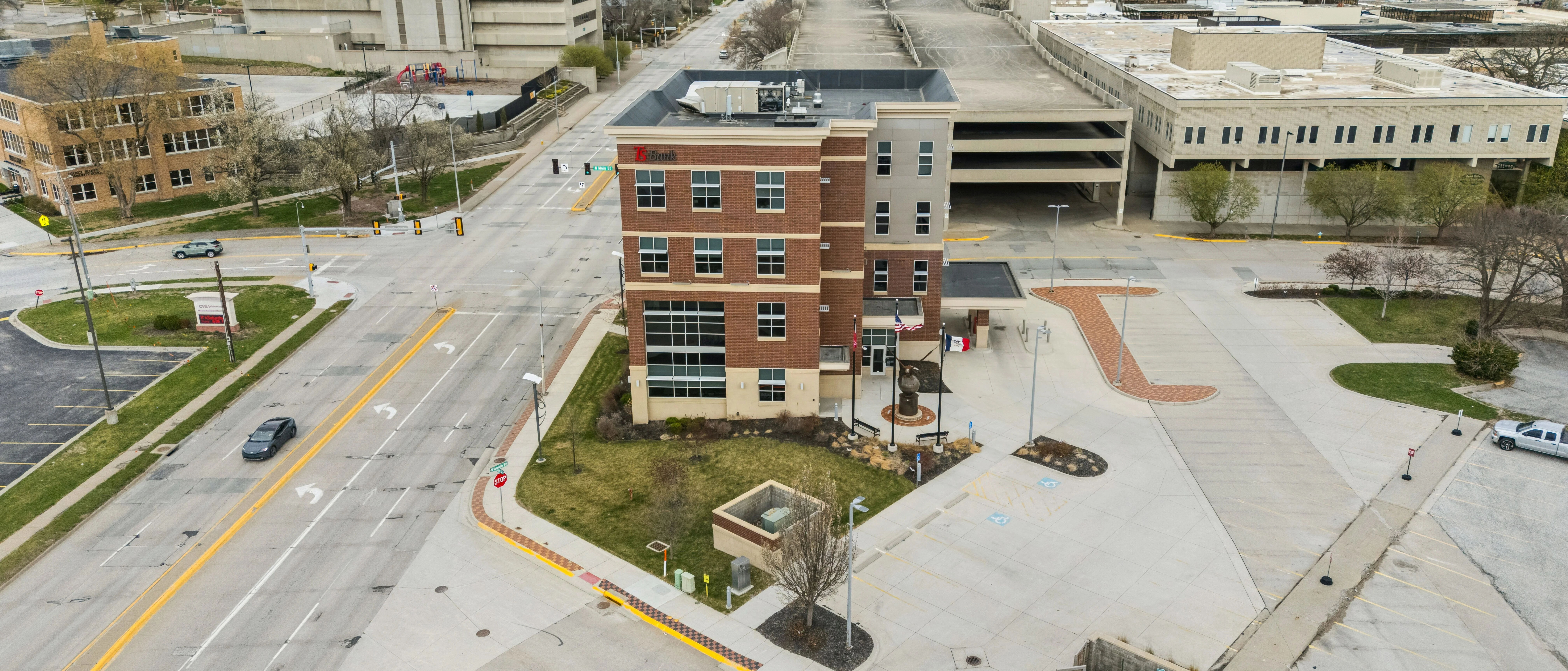TS Bank - Council Bluffs, IA — Sale in Council Bluffs, IA, photo 5 of 8