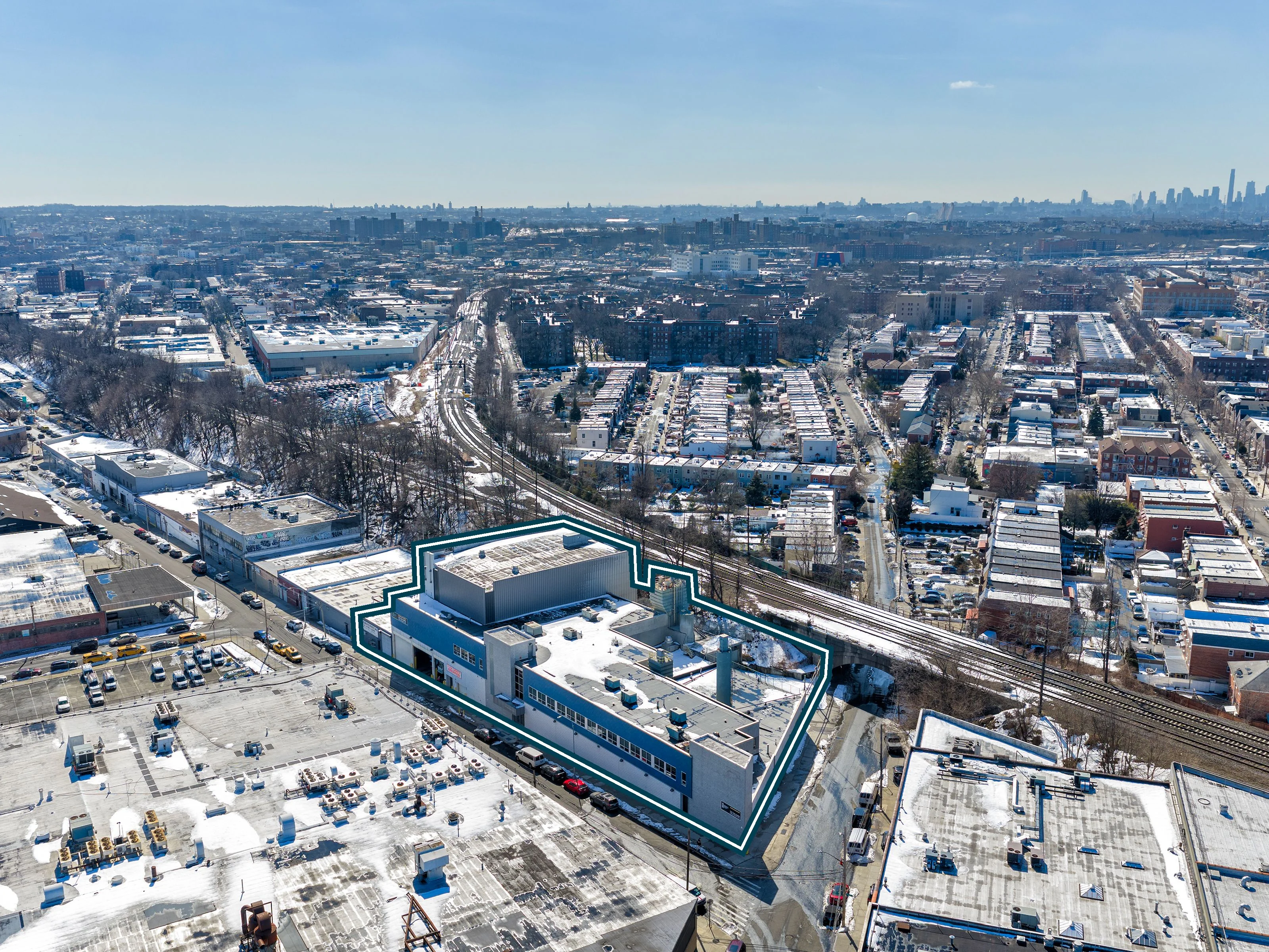 25-44 Borough Place — Sale in Queens, NY, photo 2 of 8