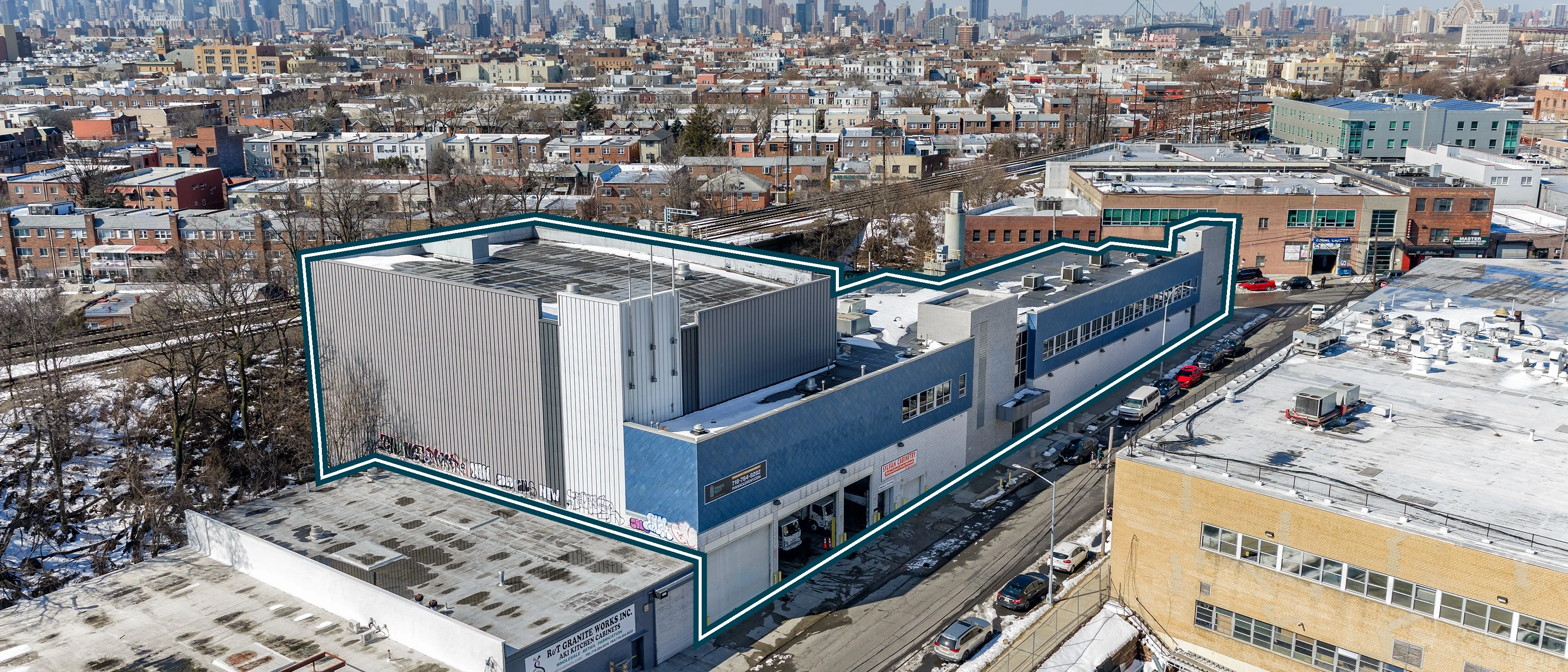 25-44 Borough Place — Sale in Queens, NY, photo 4 of 8