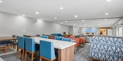 Holiday Inn Express & Suites Sandy — Sale in Sandy, UT, photo 7 of 8