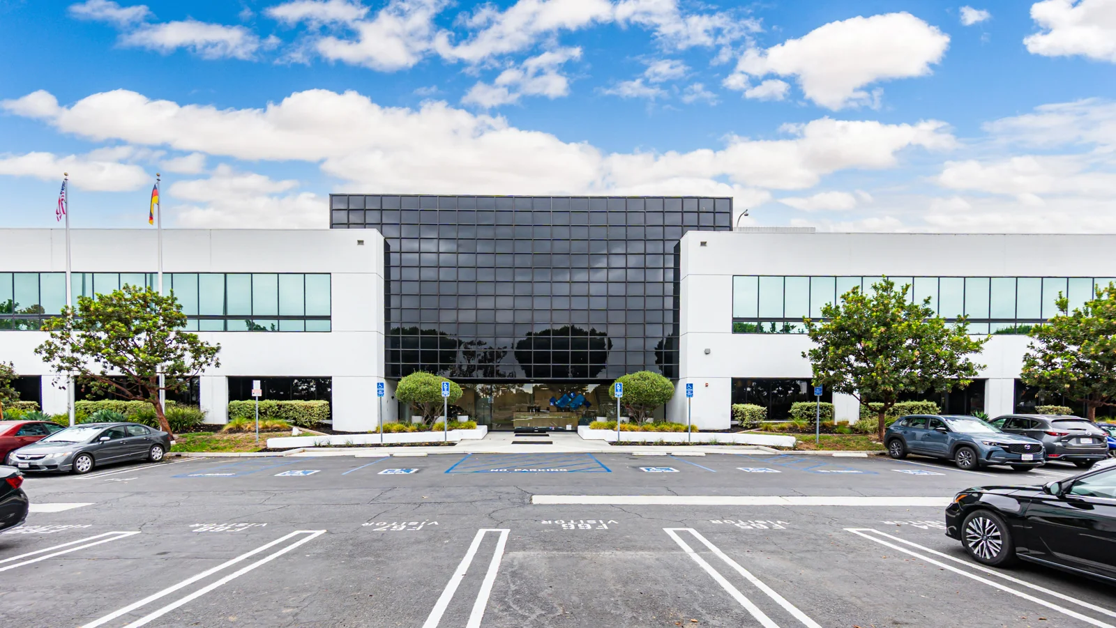 FlexIndustrial in Long Beach, CA — Lease in Long Beach, CA, photo 1 of 8