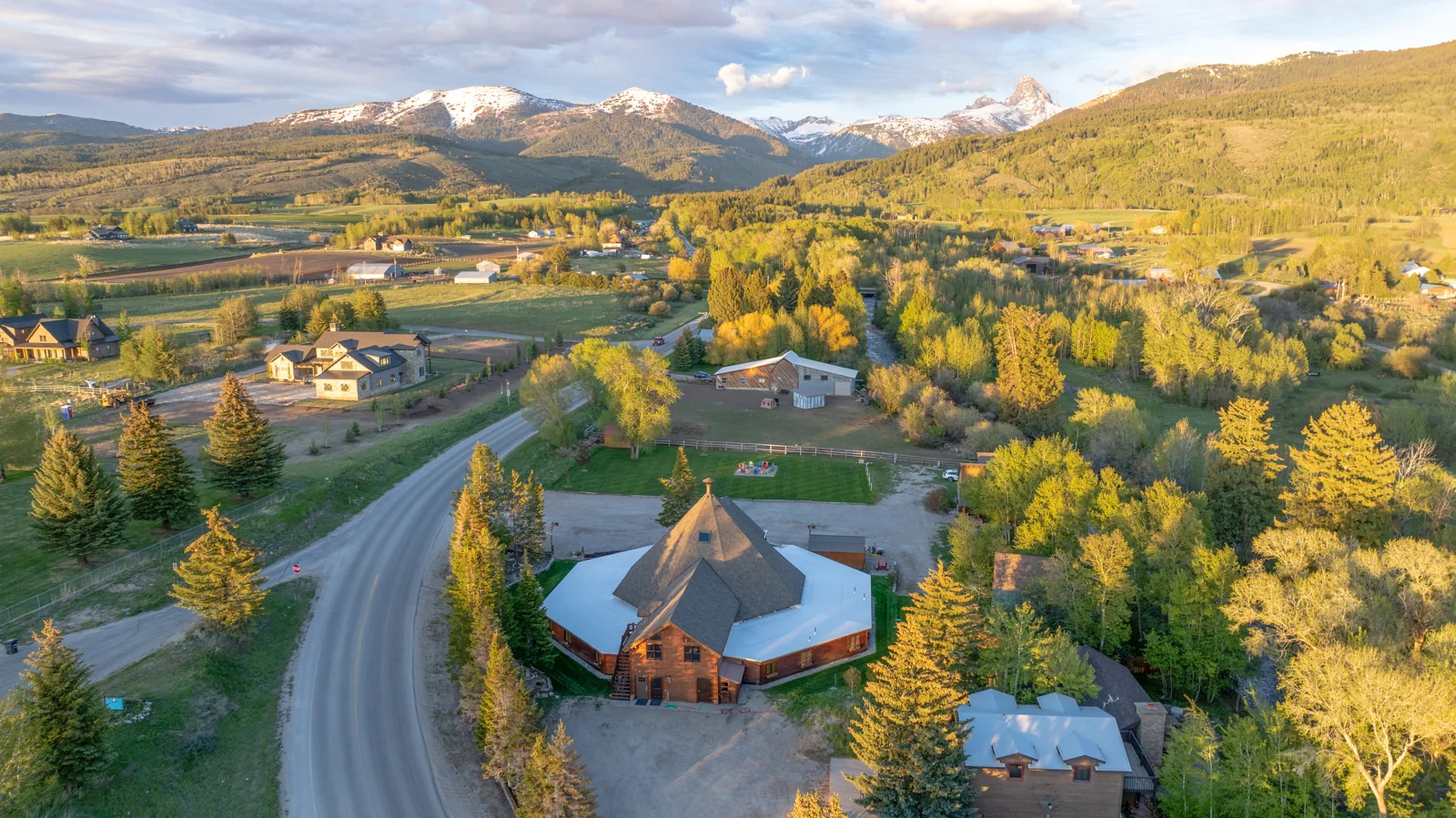 Teton Teepee Lodge — Sale in Alta, WY, photo 6 of 8