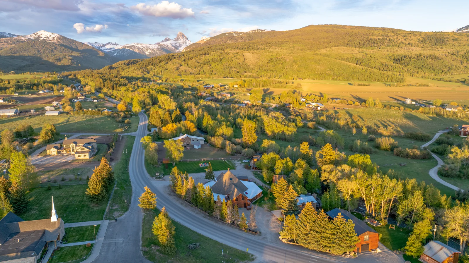 Teton Teepee Lodge — Sale in Alta, WY, photo 7 of 8