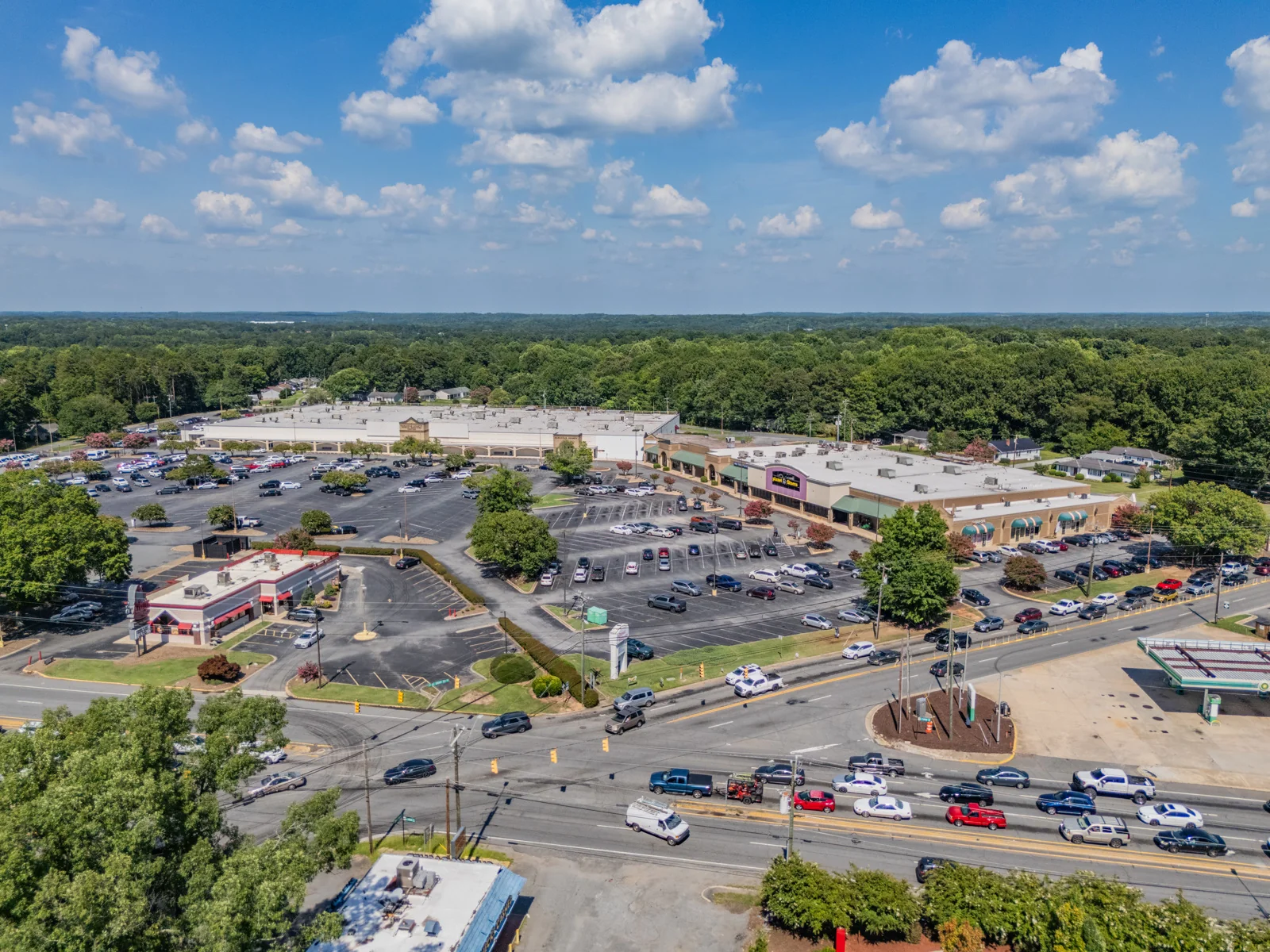 Retail in Kannapolis, NC — Lease in Kannapolis, NC, photo 1 of 5