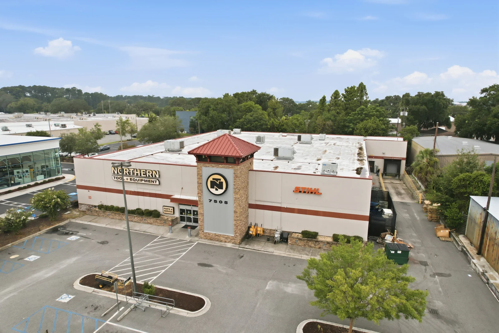 7505 Abercorn Street — Lease in Savannah, GA, photo 1 of 5