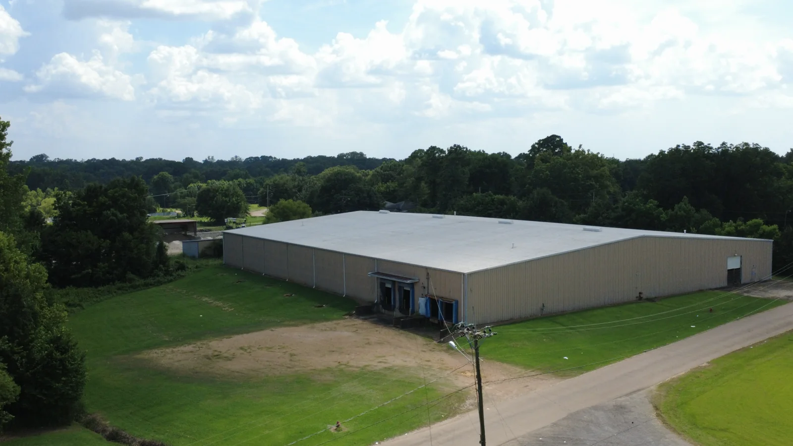 512 Matthews Dr — Sale in Canton, MS, photo 2 of 7