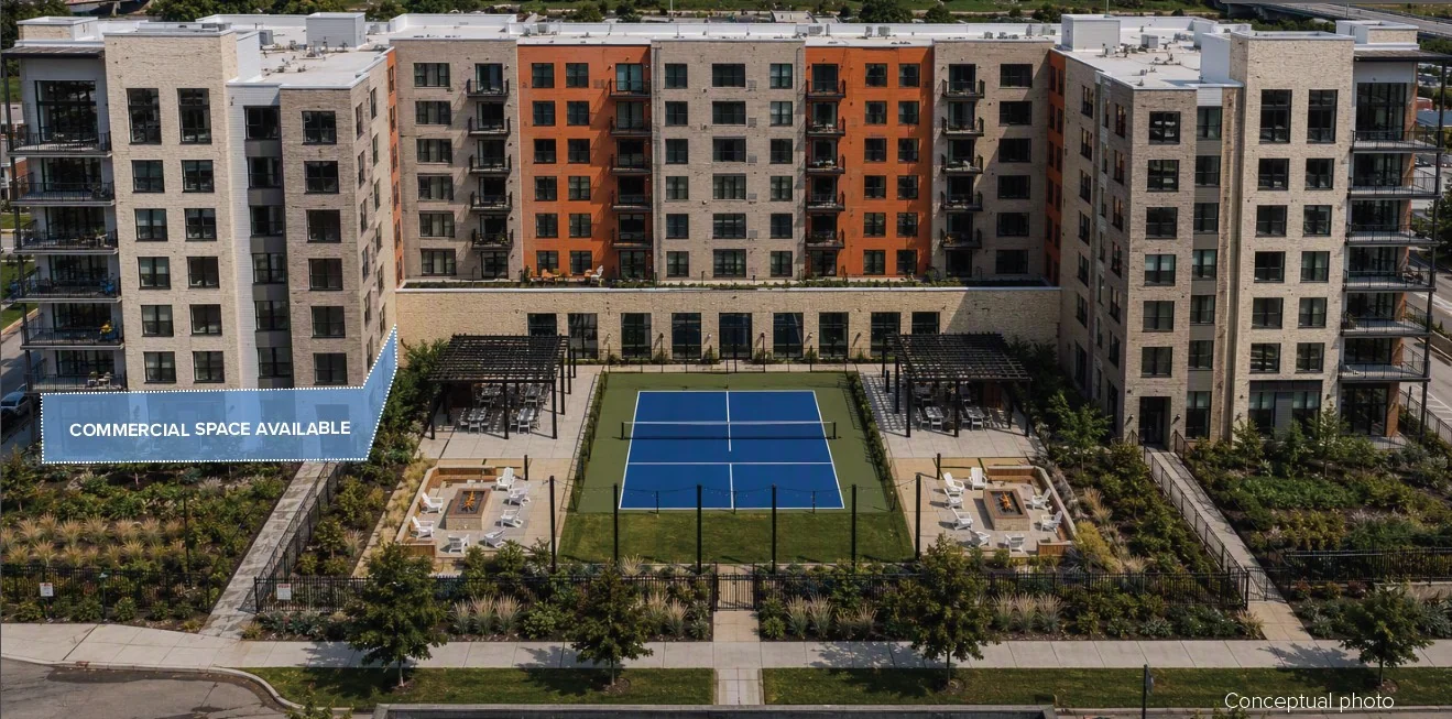The Aston — Lease in Des Moines, IA, photo 2 of 4