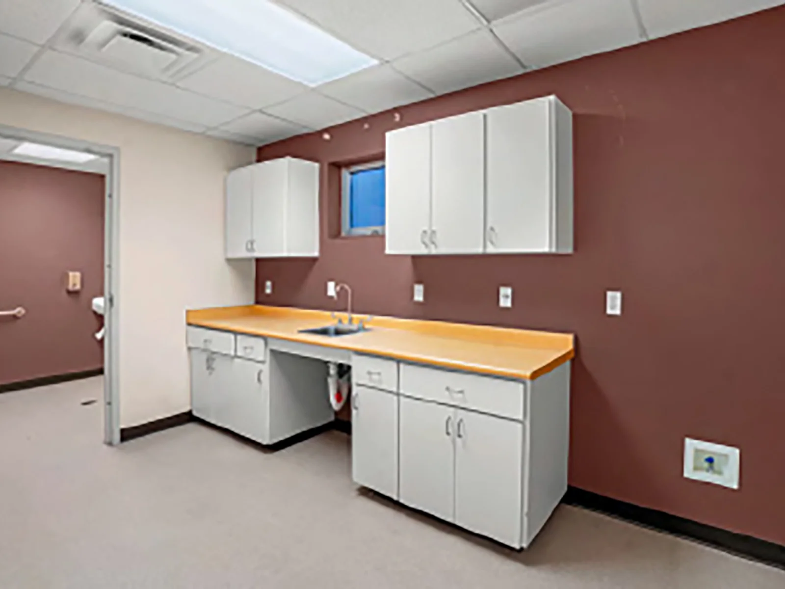 Modern Medical Office Space — Lease in El Paso, TX, photo 4 of 6