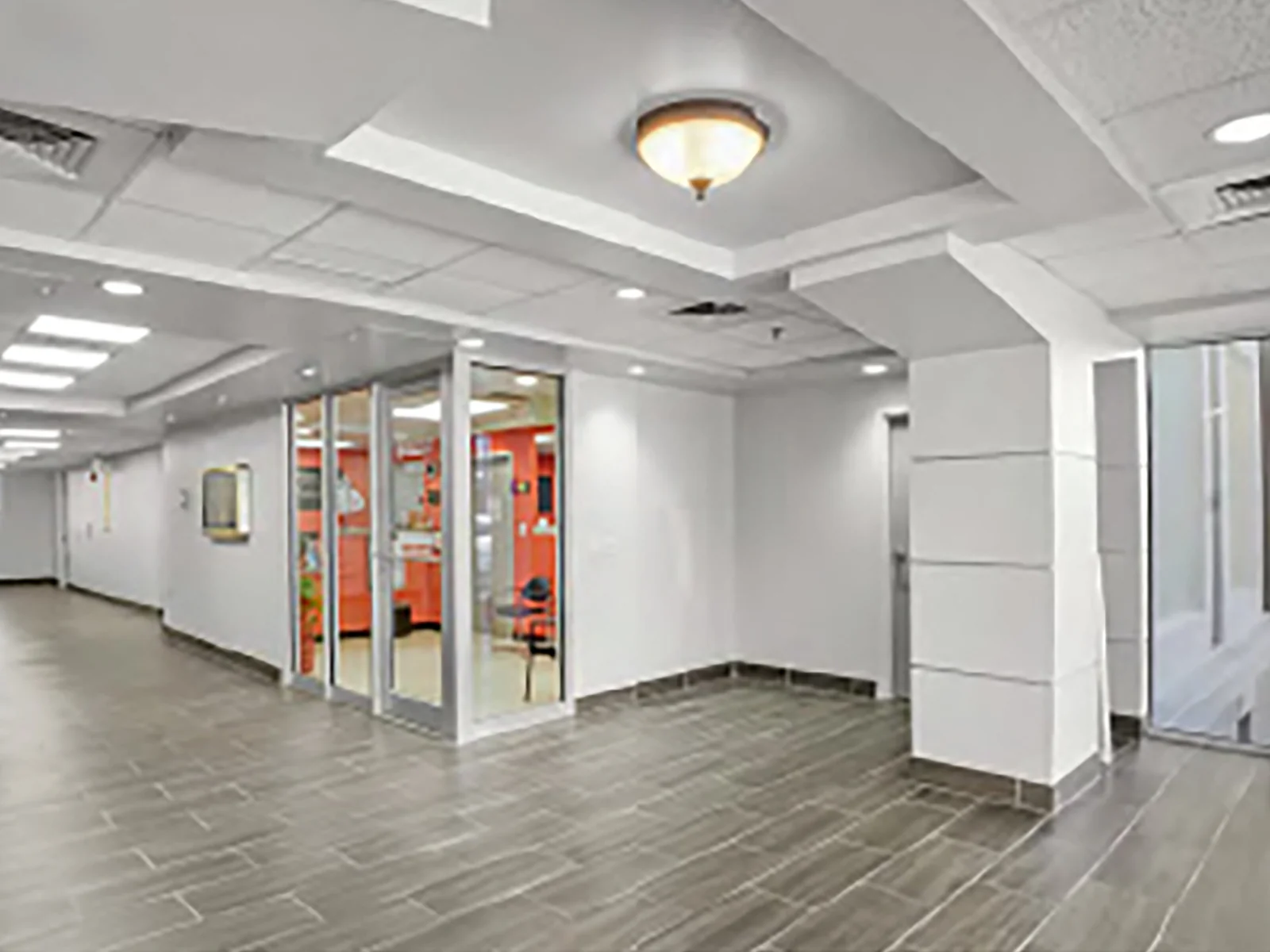Modern Medical Office Space — Lease in El Paso, TX, photo 5 of 6