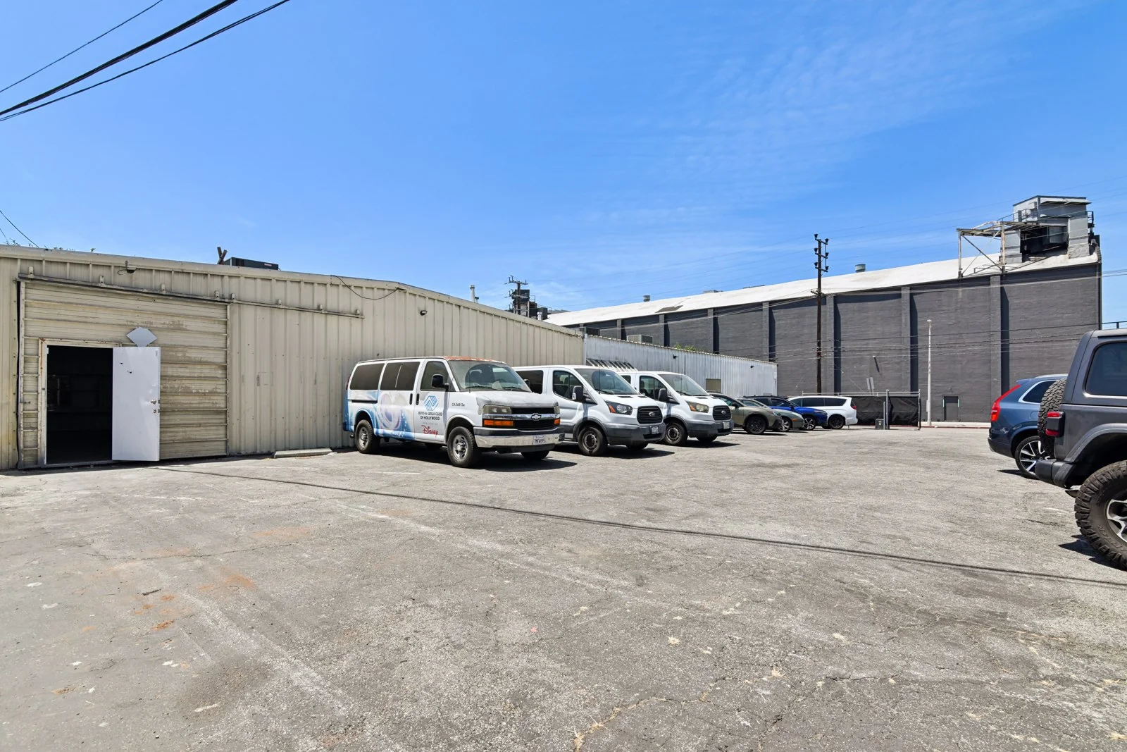 Industrial in Los Angeles, CA — Lease in Los Angeles, CA, photo 2 of 4