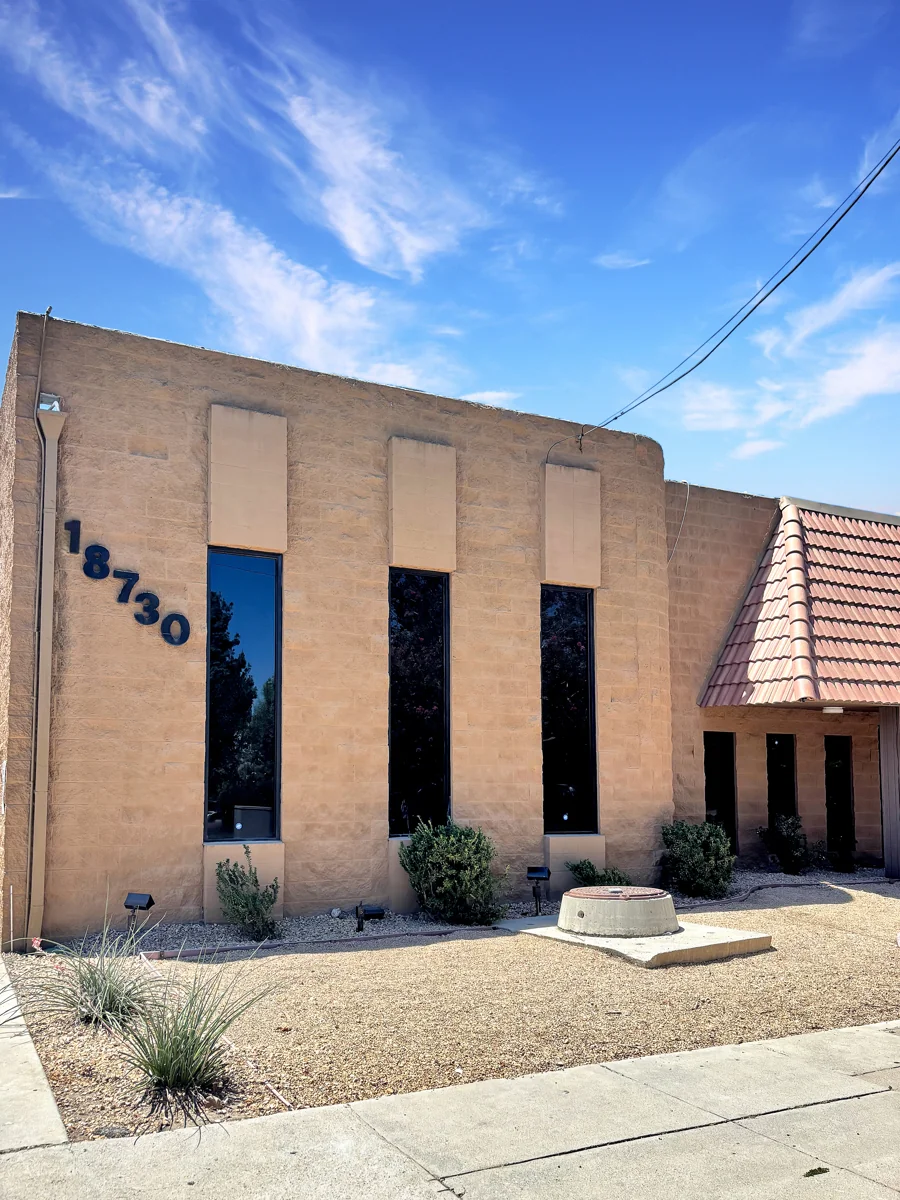 18720-18730 Oxnard Street — Lease in Los Angeles, CA, photo 2 of 4