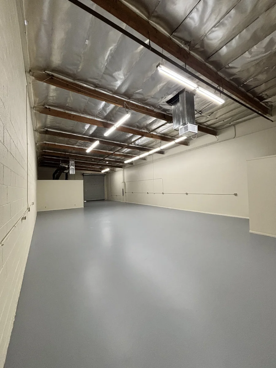 18720-18730 Oxnard Street — Lease in Los Angeles, CA, photo 3 of 4