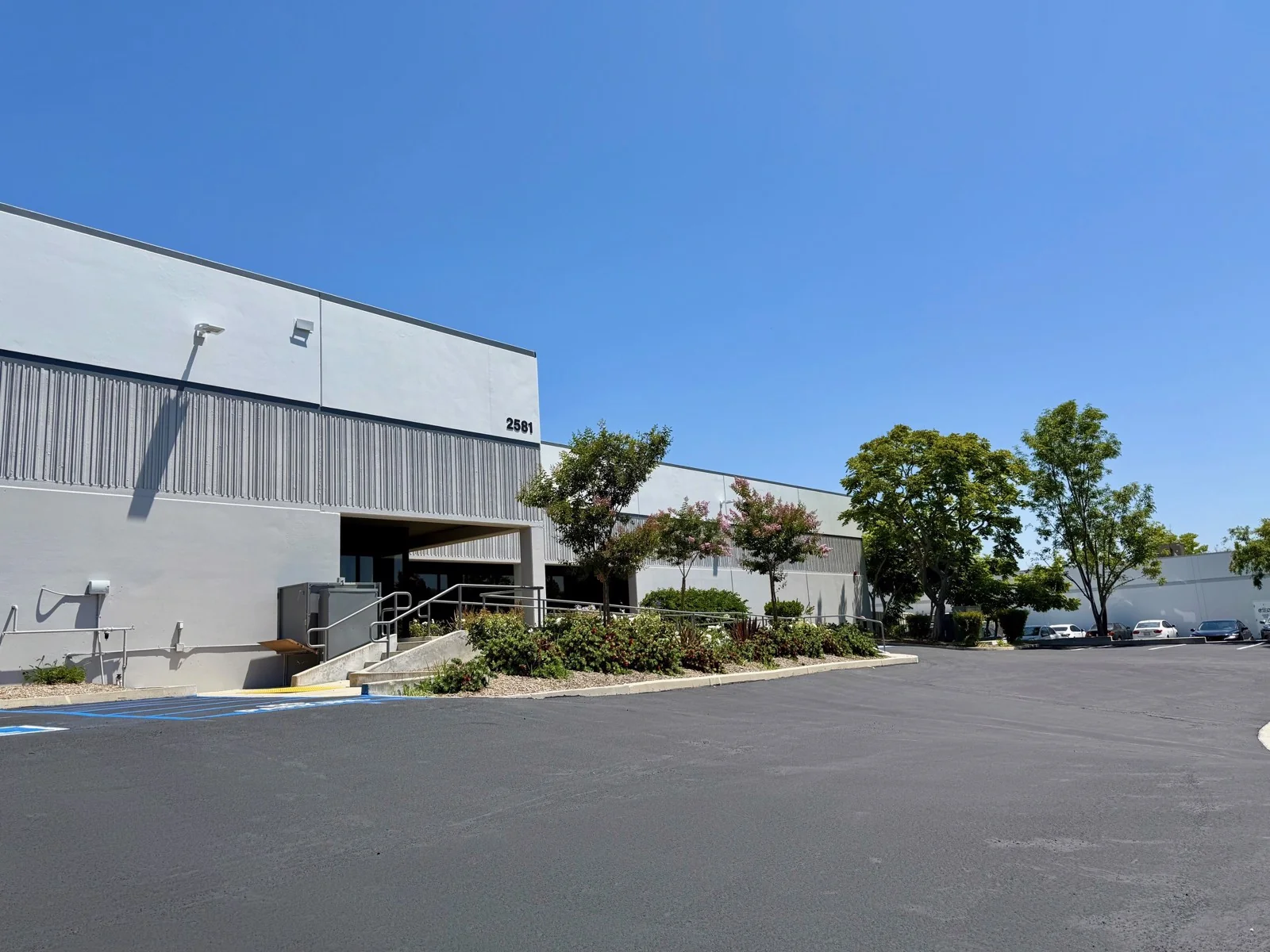 Industrial in Thousand Oaks, CA — Lease in Thousand Oaks, CA, photo 6 of 8