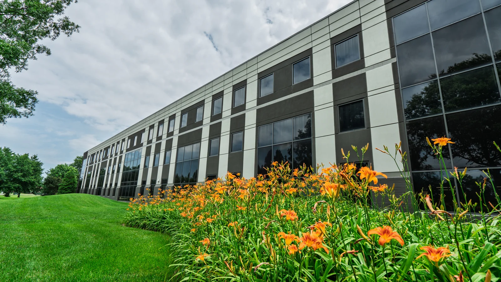 One Corporate Center — Sale in Louisville, KY, photo 8 of 8