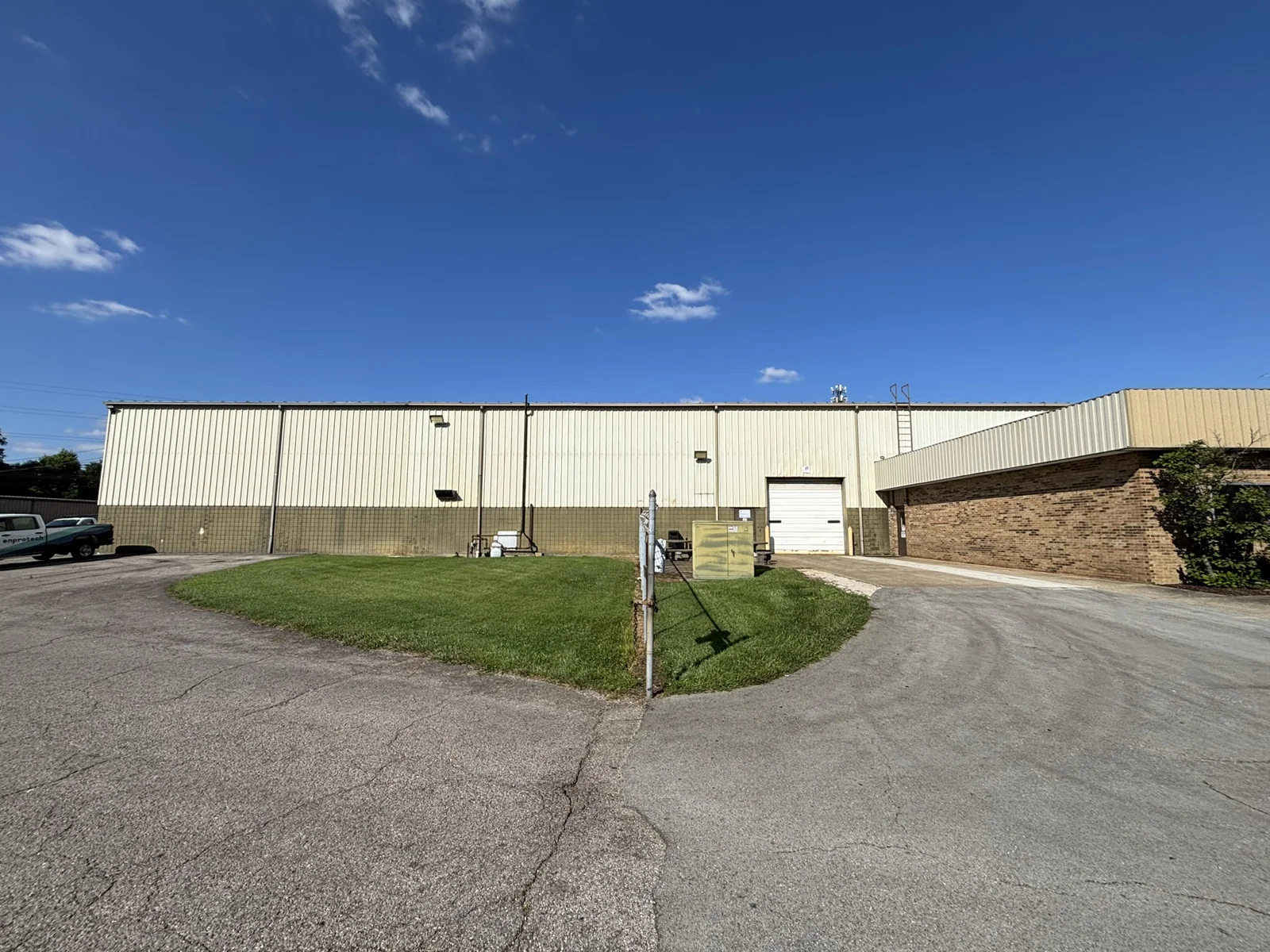 223 Peterson Drive — Sale in Elizabethtown, KY, photo 3 of 8