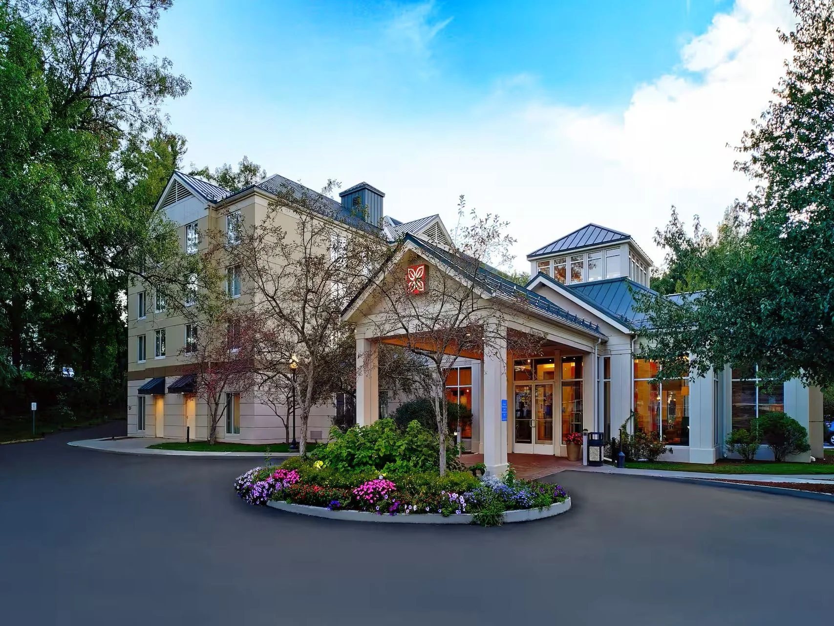 Hilton Garden Inn Saratoga Springs — Sale in Saratoga Springs, NY, photo 2 of 8