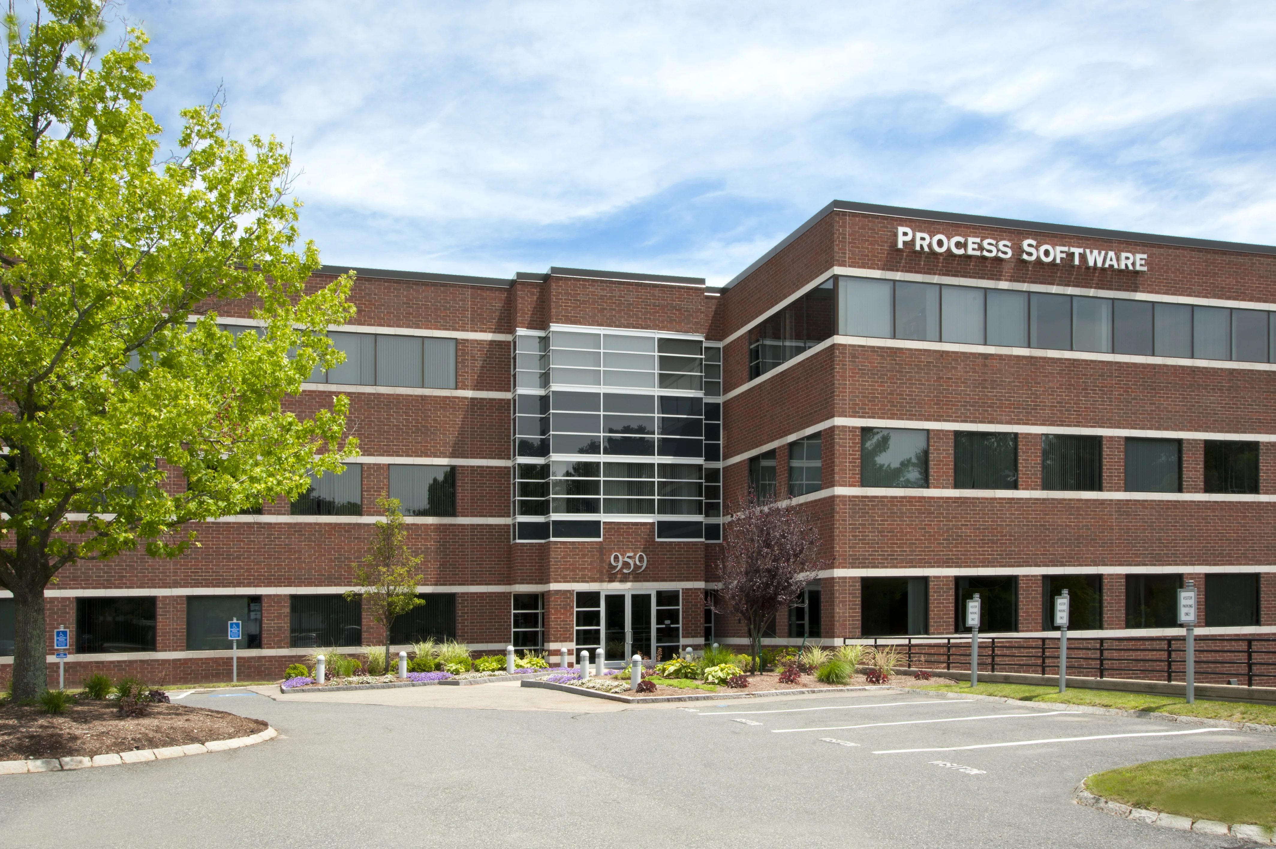 959 Concord — Lease in Framingham, MA, photo 2 of 8