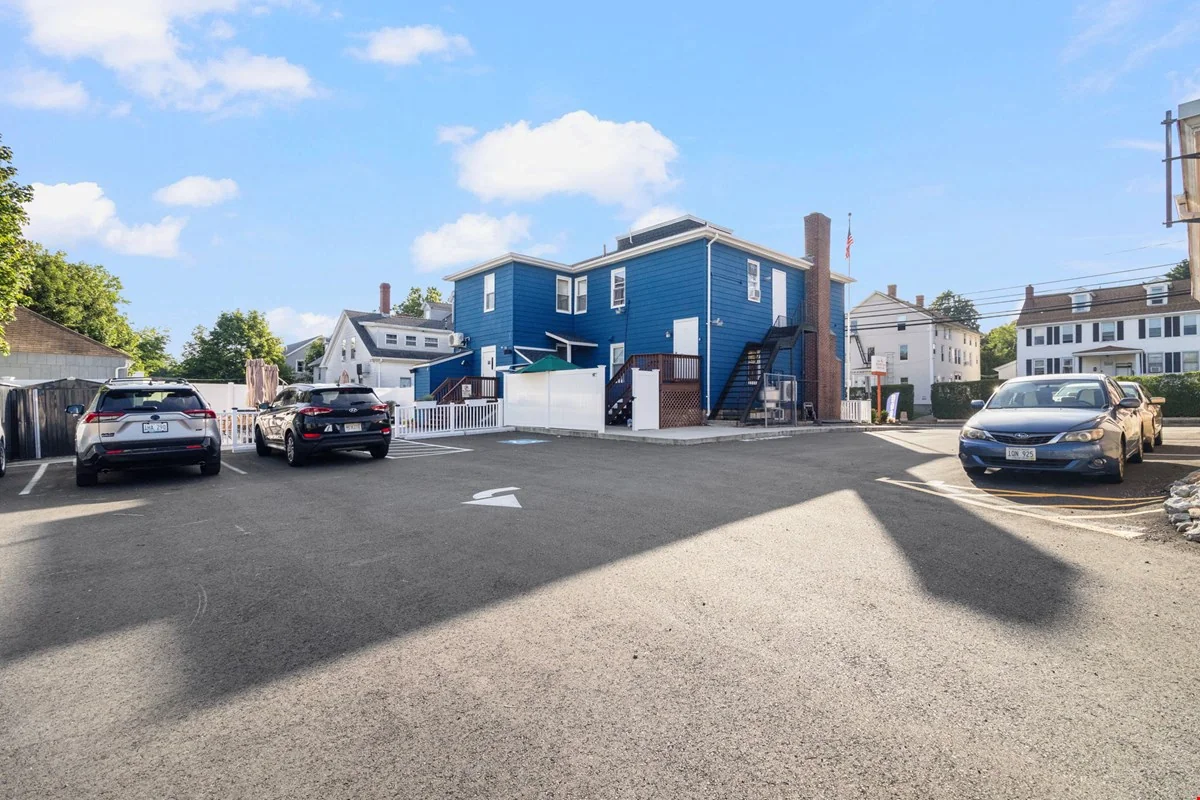 681 Providence St West Warwick, RI 02893 — Sale in West Warwick, RI, photo 3 of 8