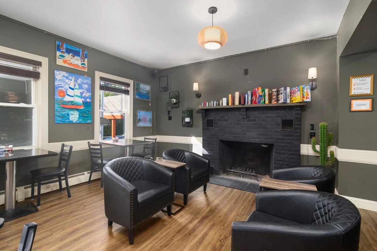 681 Providence St West Warwick, RI 02893 — Sale in West Warwick, RI, photo 5 of 8