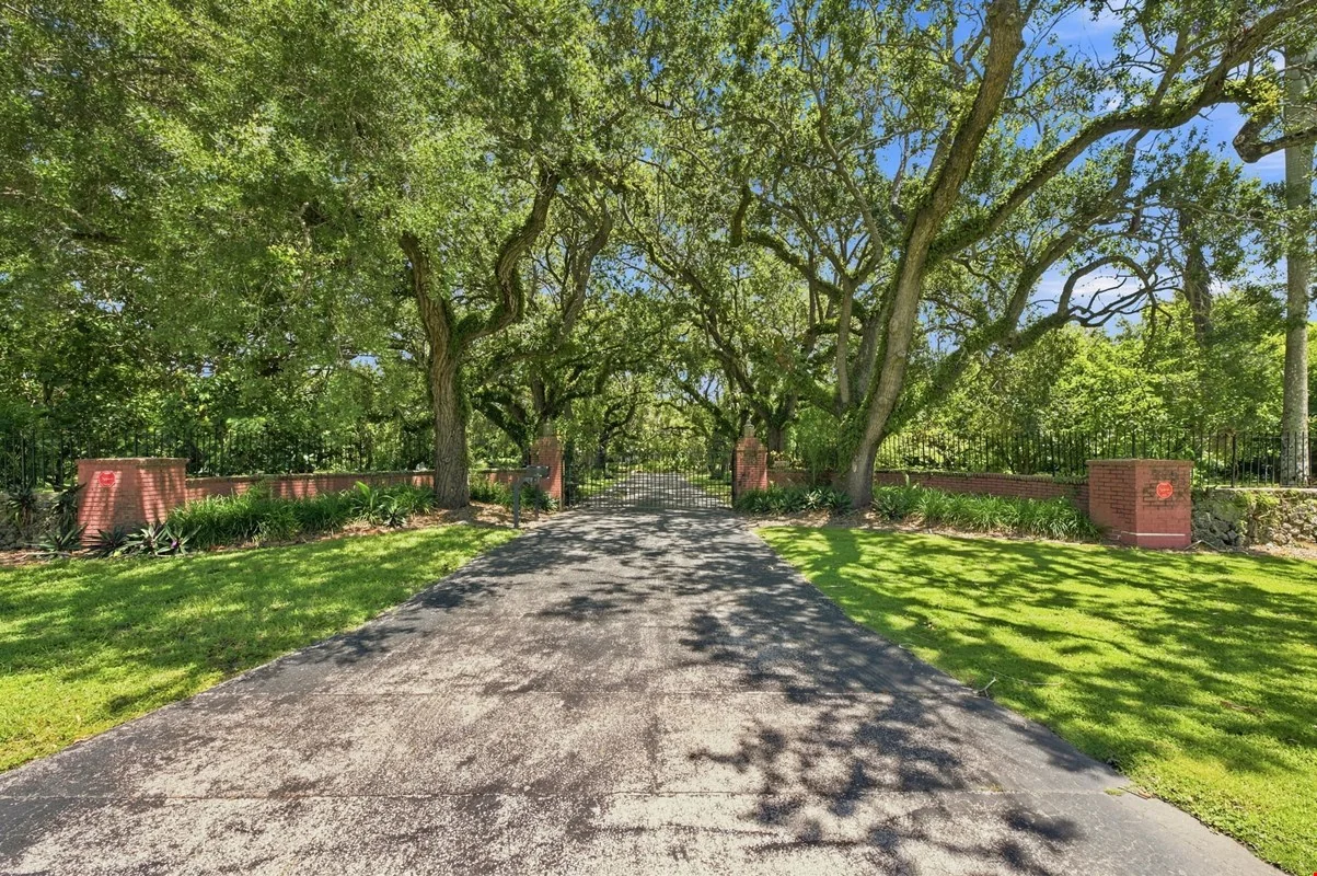 5885 SW 56th St — Sale in Miami, FL, photo 8 of 8