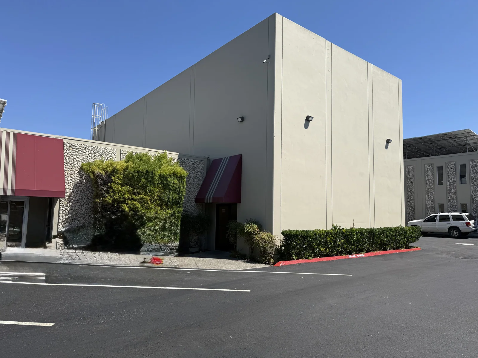 Industrial in Santa Clara, CA — Lease in Santa Clara, CA, photo 2 of 7
