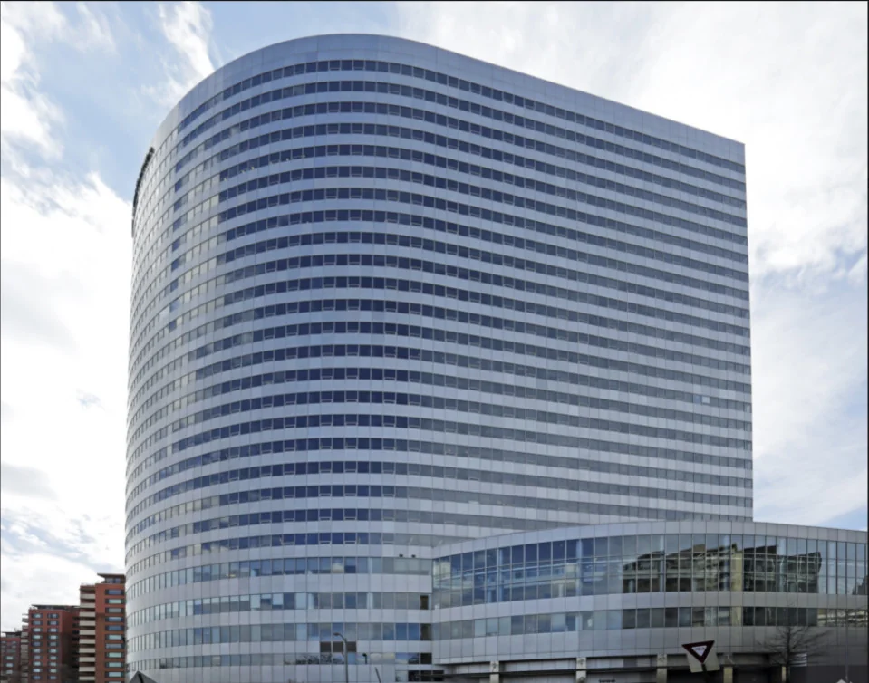 The Towers — Lease in Arlington, VA, photo 1 of 8