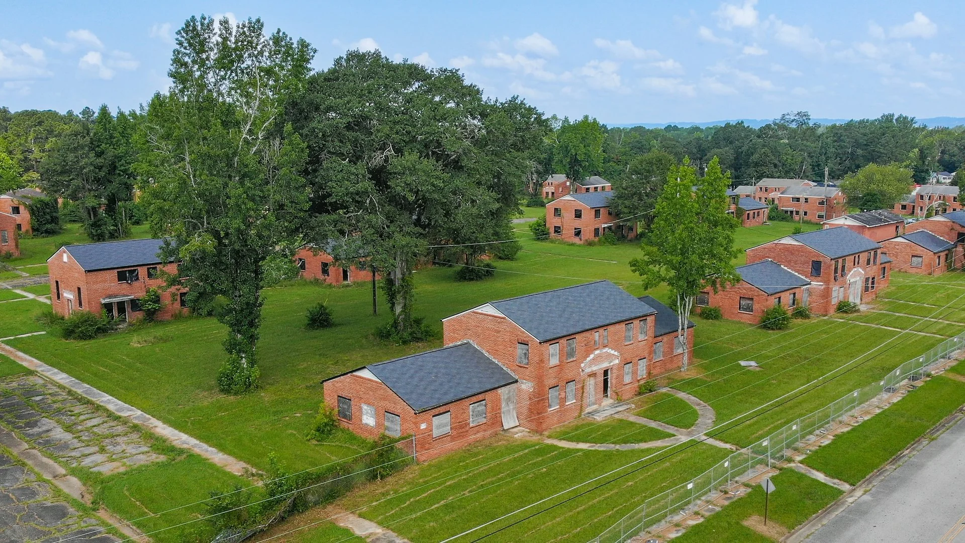 Hillside Circle Apartments — Sale in Gadsden, AL, photo 4 of 5