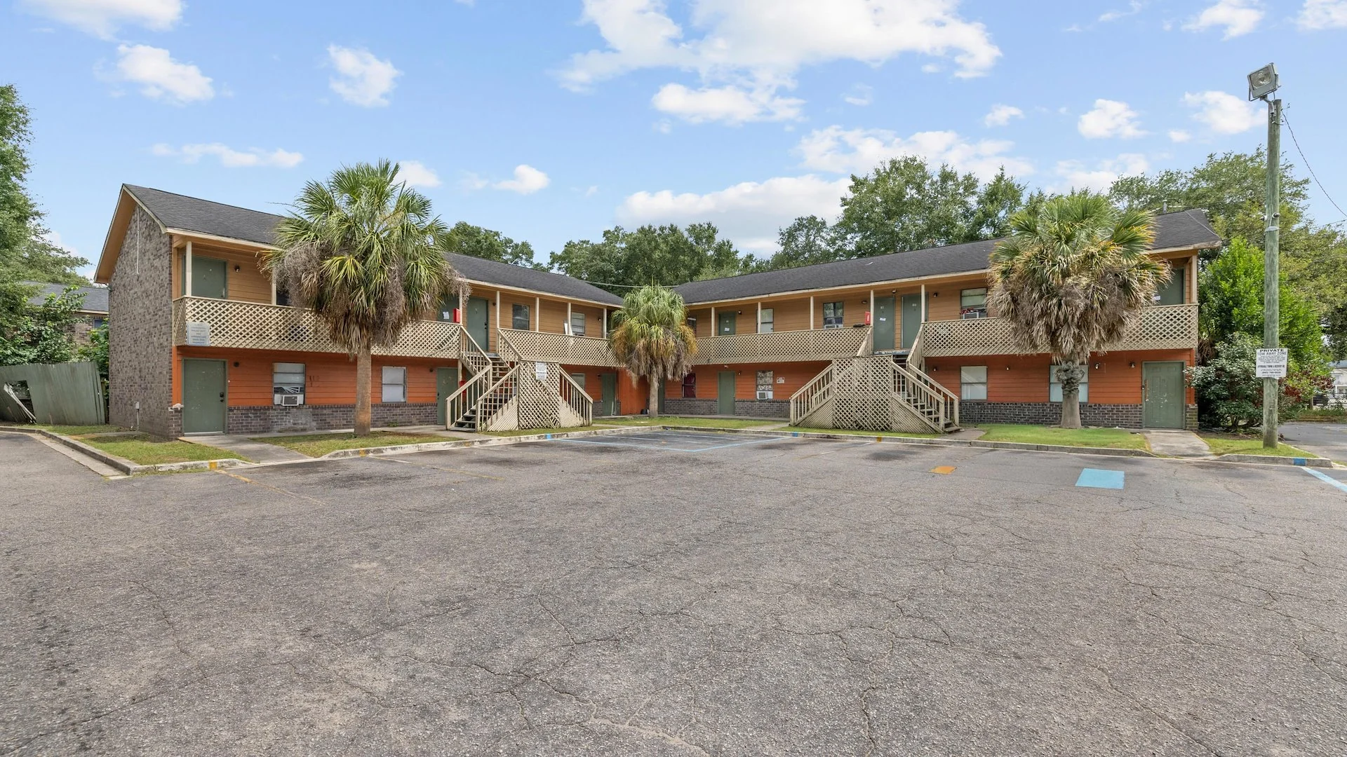 Chatham Place Apartments — Sale in North Charleston, SC, photo 1 of 6