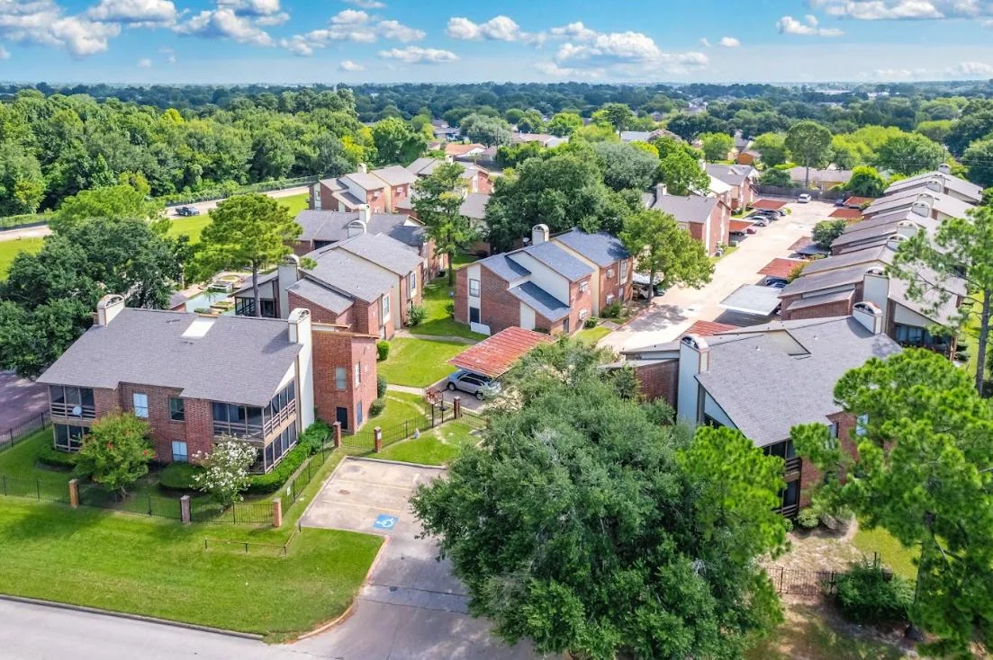 Chesapeake Village Apartments — Sale in Houston, TX, photo 1 of 4