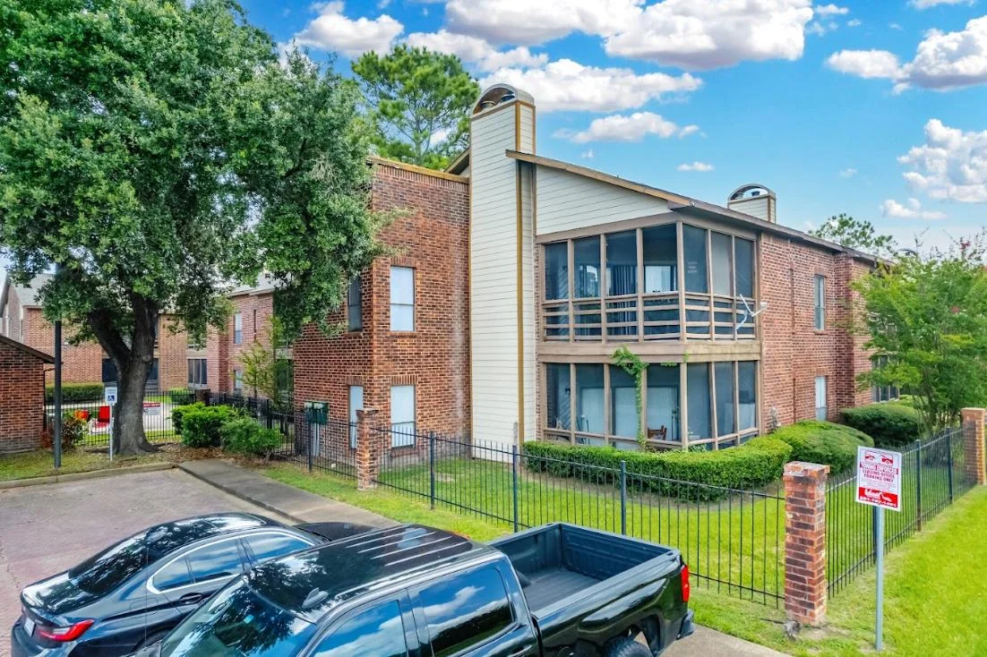 Chesapeake Village Apartments — Sale in Houston, TX, photo 3 of 4
